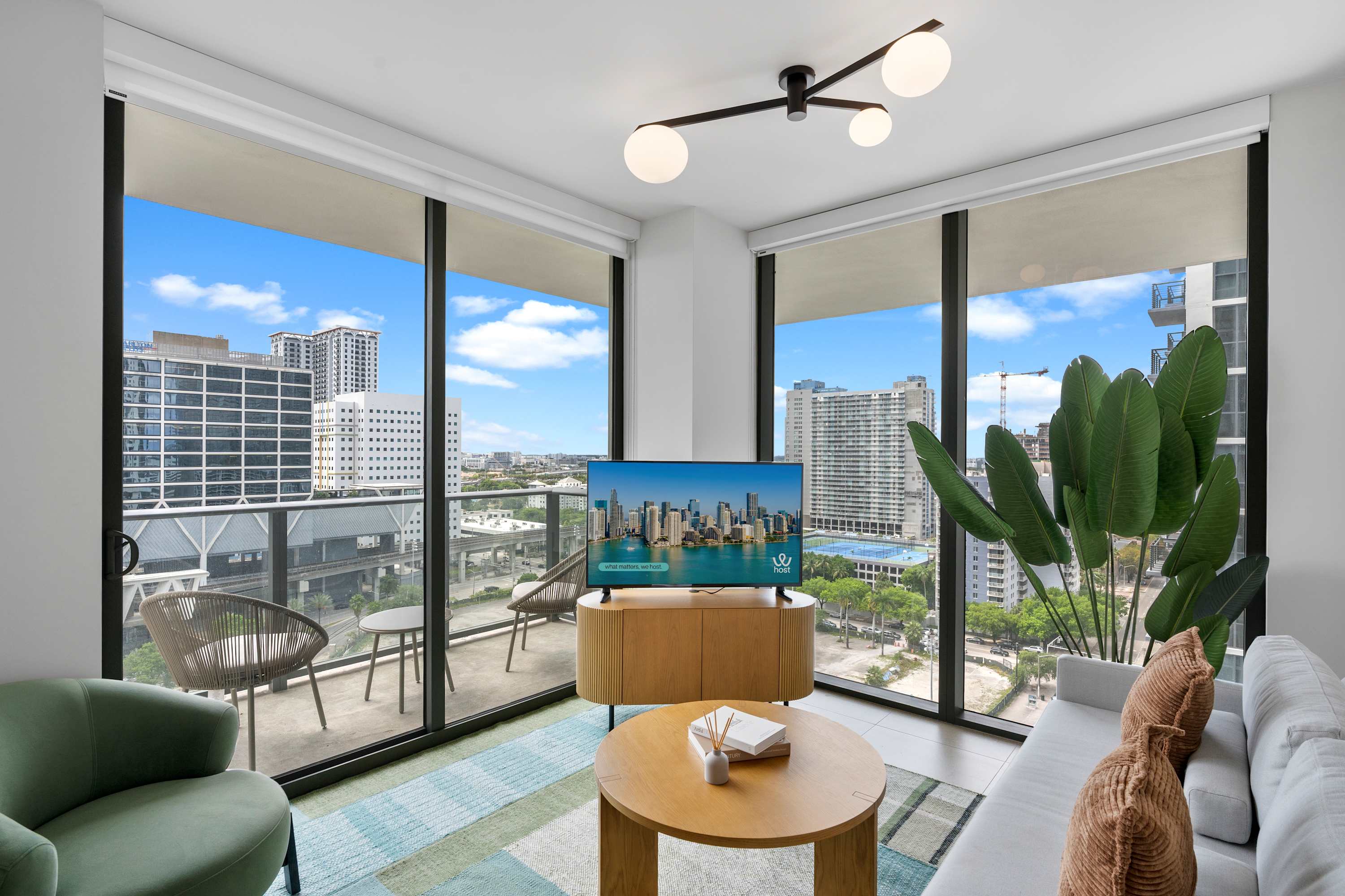FIFA Fan Fest at Bayfront | Modern 2BR | Gym