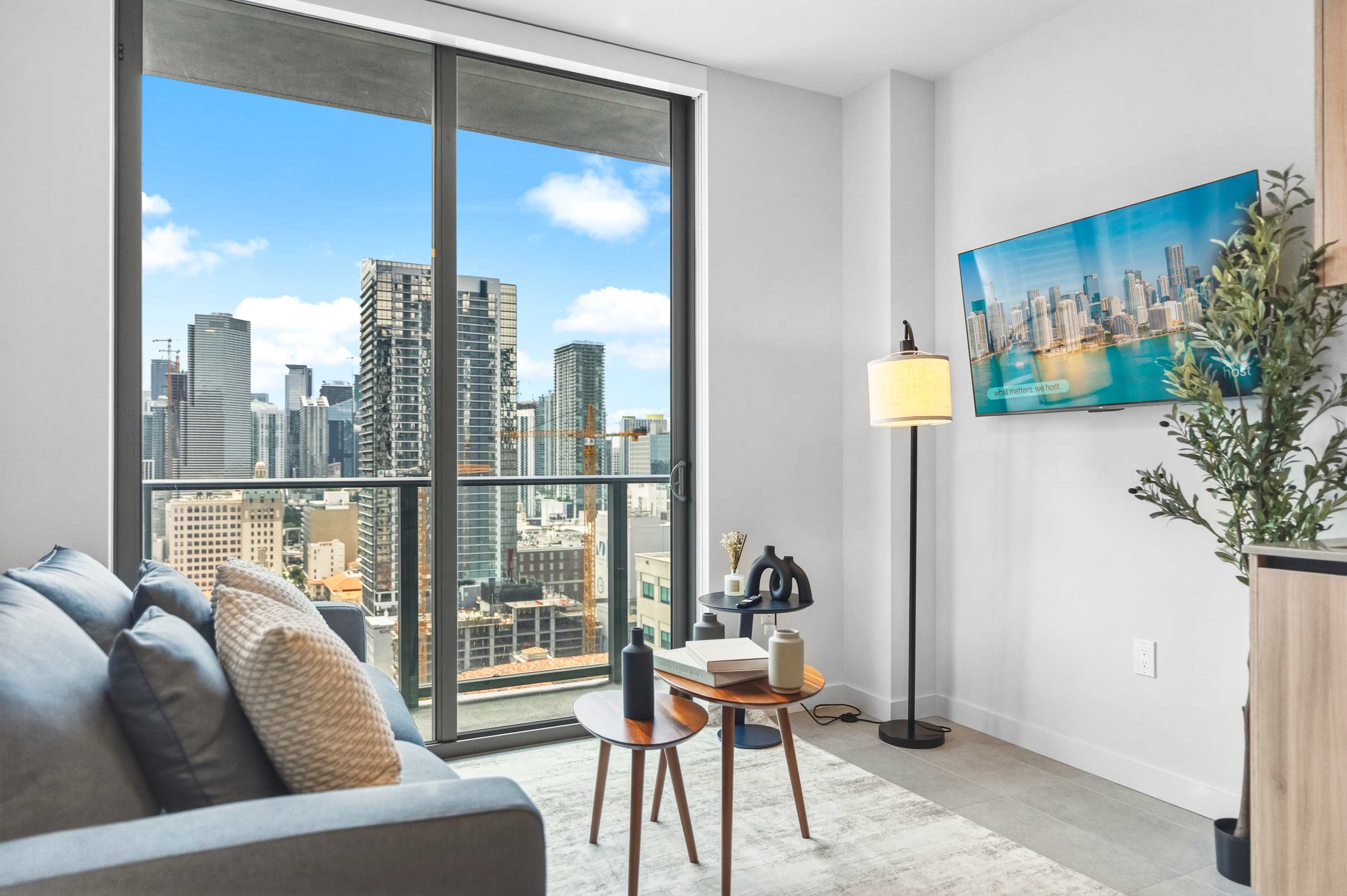 FIFA Fan Fest 10Min| Stylish 1BR+Den | Pool/CoWork