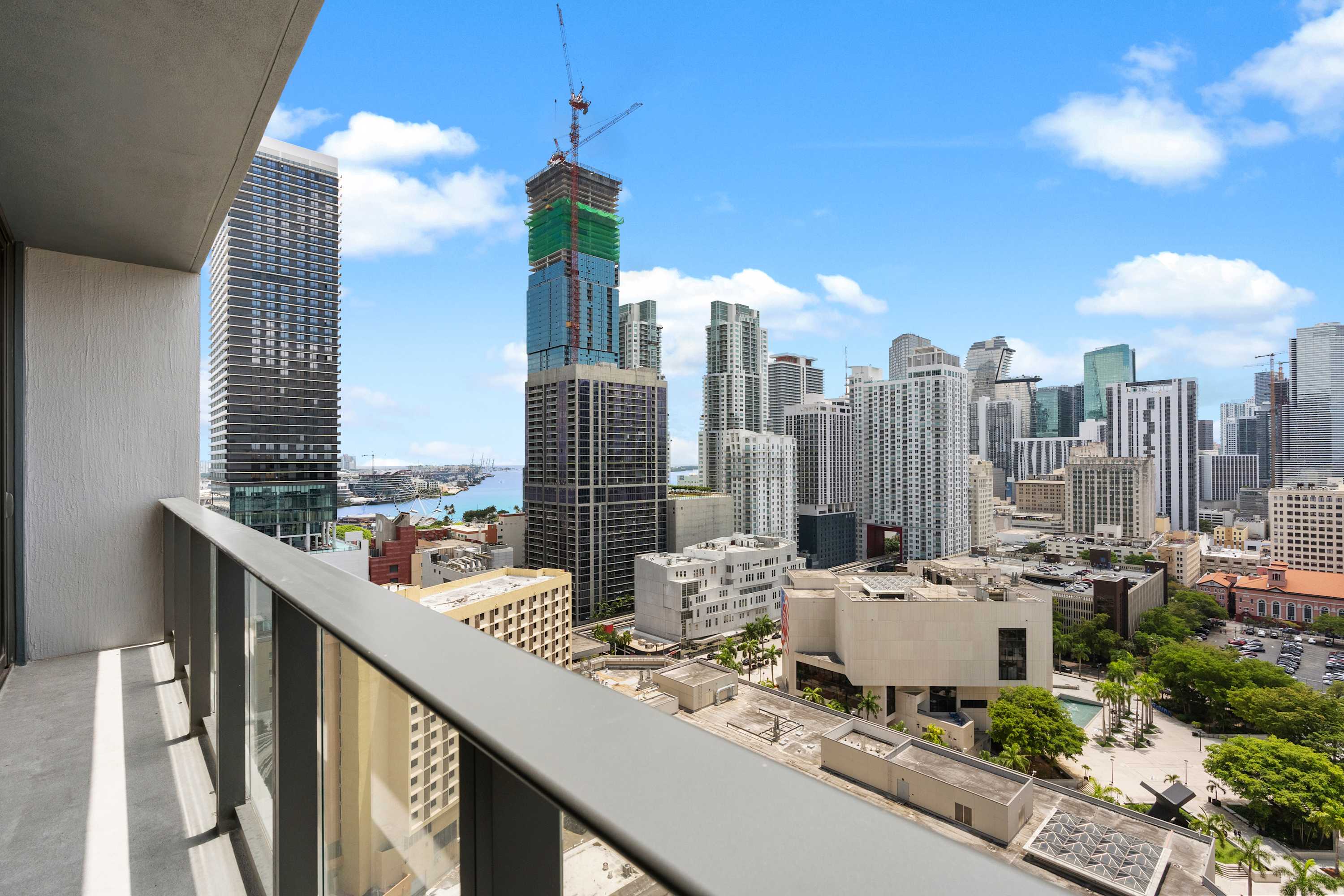 FIFA Fan Fest 10Min| Stylish 1BR+Den | Pool/CoWork