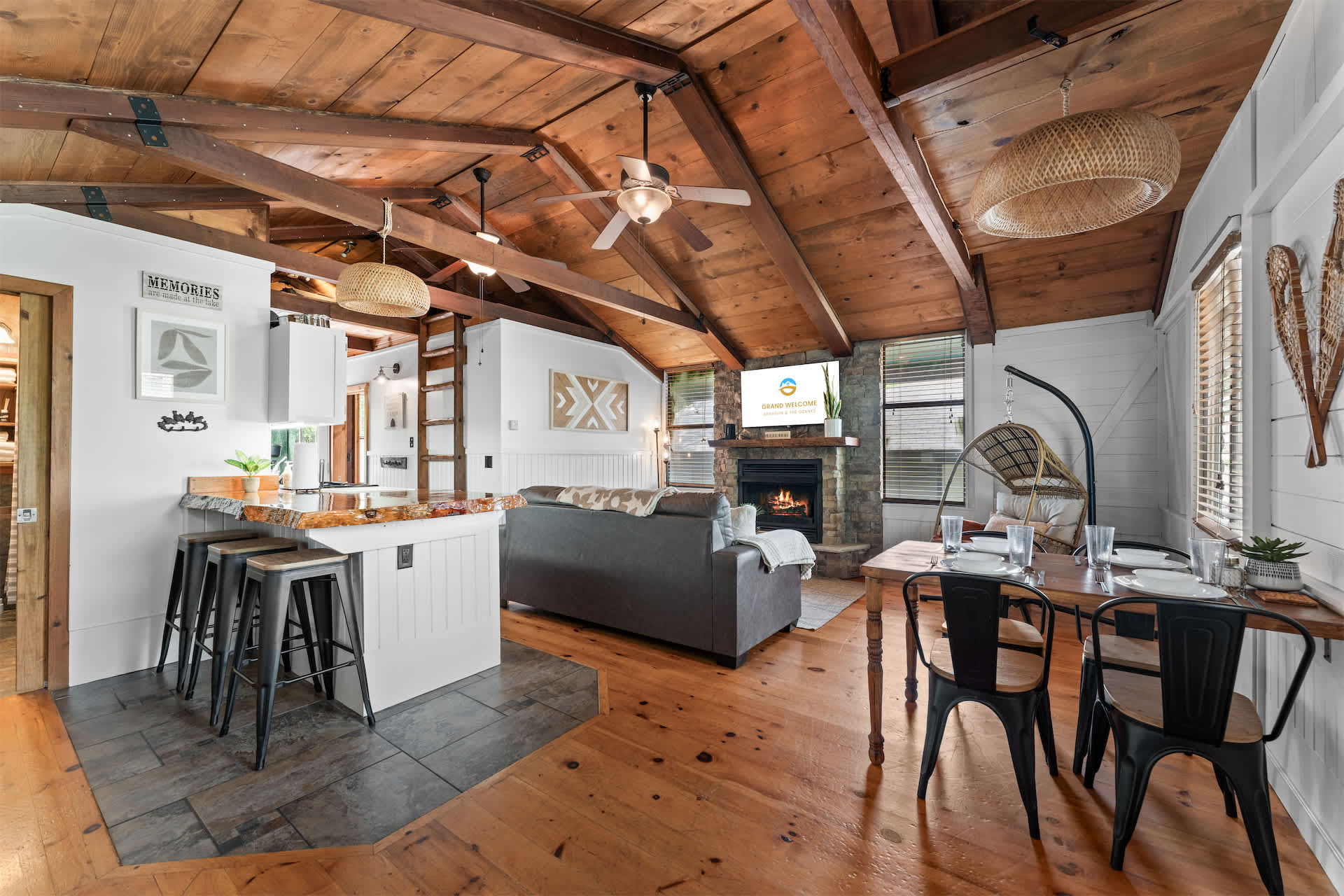 Enjoy the breezy, open flow of the main living spaces​