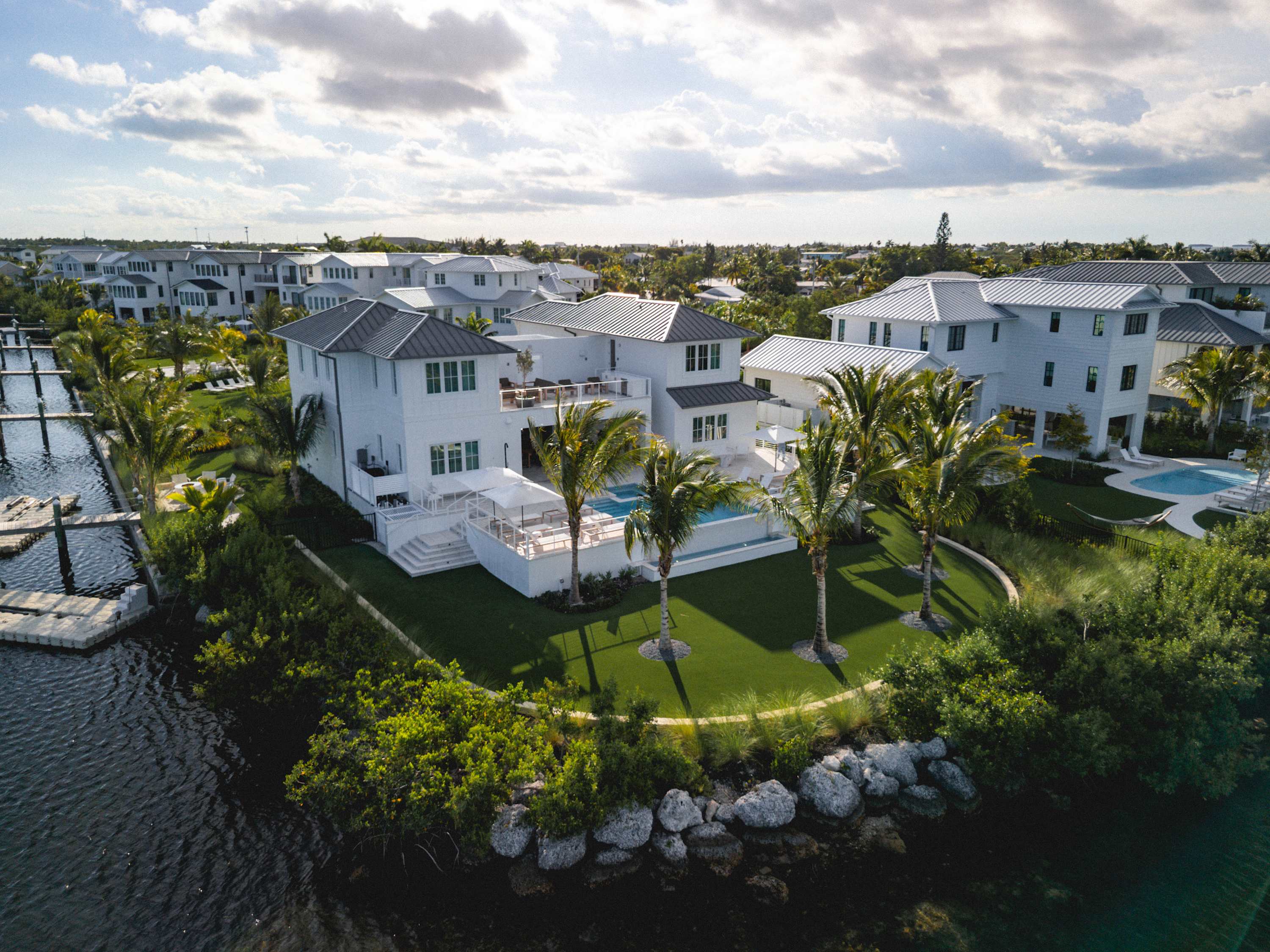 Ocean Holiday Home - Lunara Bay