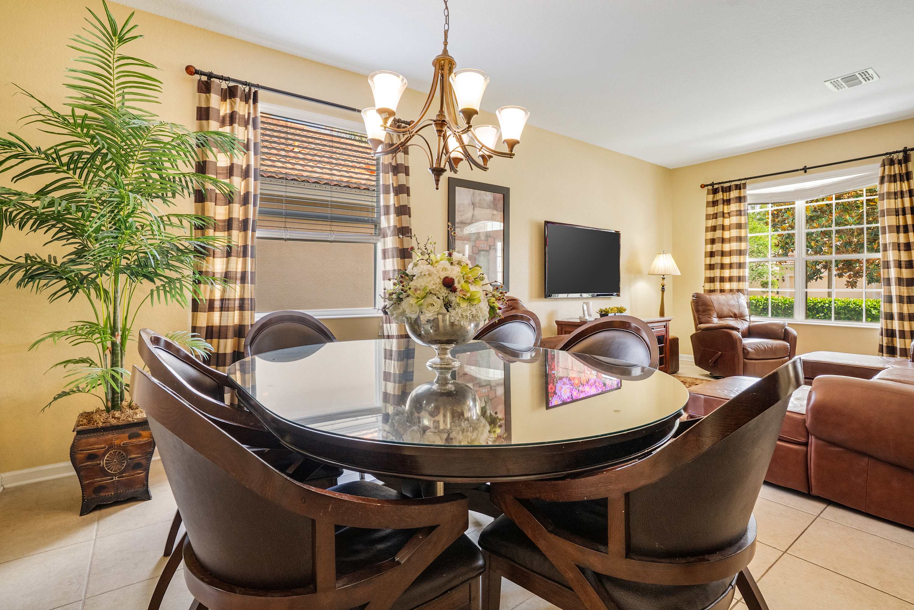 6BR family retreat near Disney w/ pool & hot tub