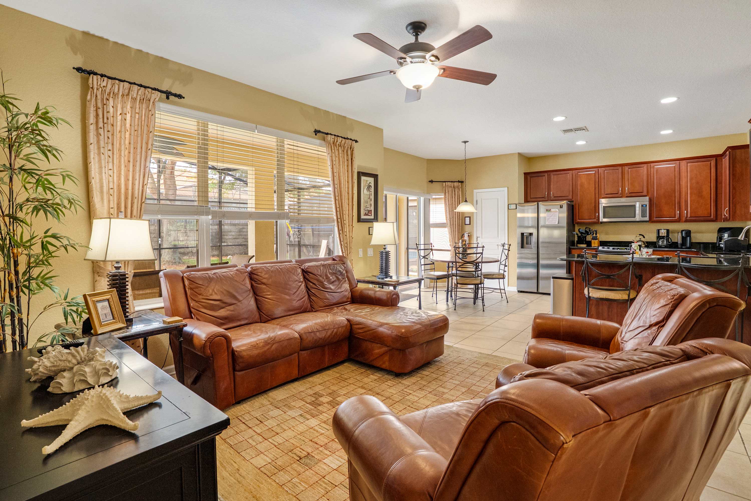 6BR family retreat near Disney w/ pool & hot tub