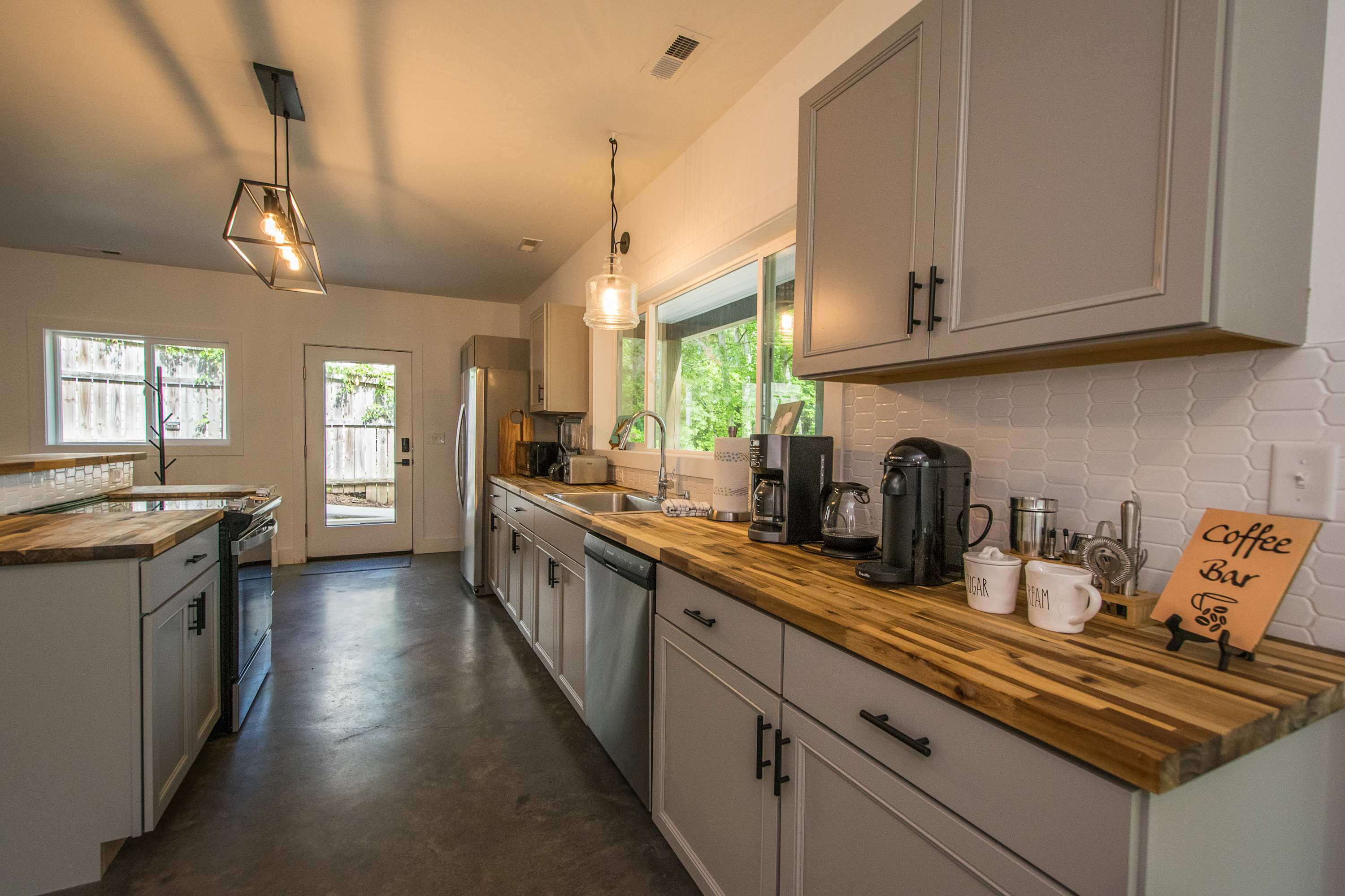 3BR Retreat w/ Deck + Fire Pit | Sleeps 8 | Free Tix