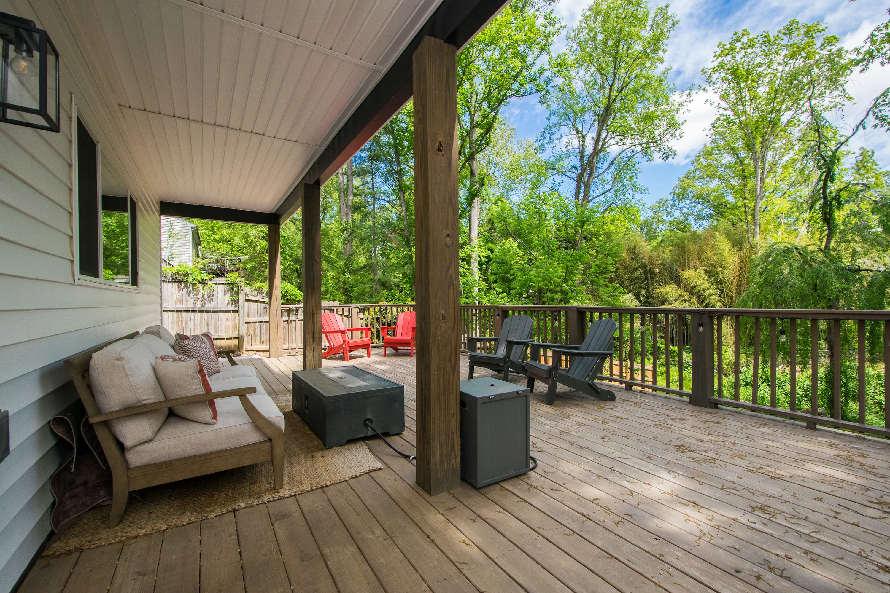 3BR Retreat w/ Deck + Fire Pit | Sleeps 8 | Free Tix