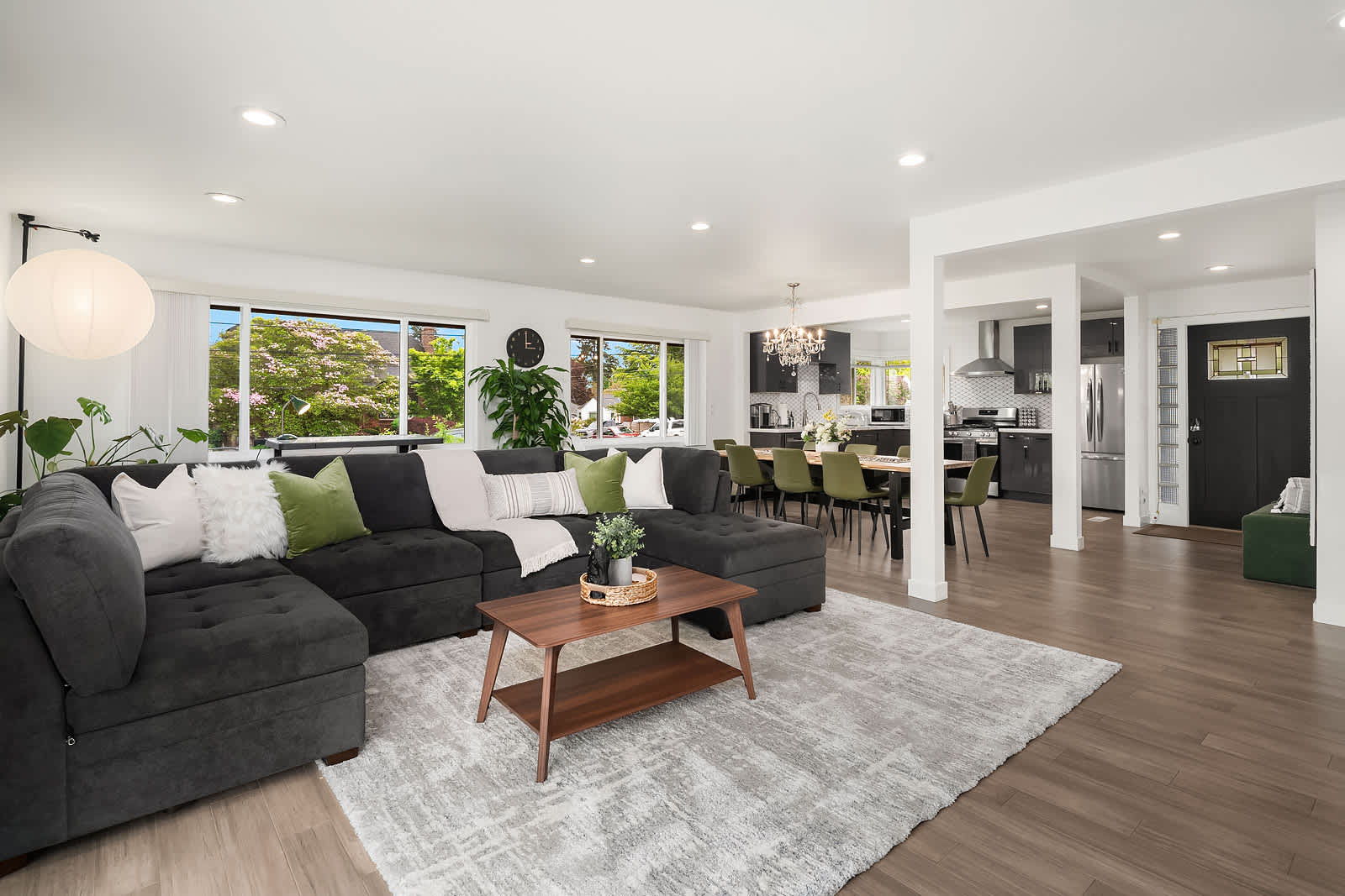 Remodelled Spacious House W/ev Charger, Ac & Near Uw - Seattle, WA