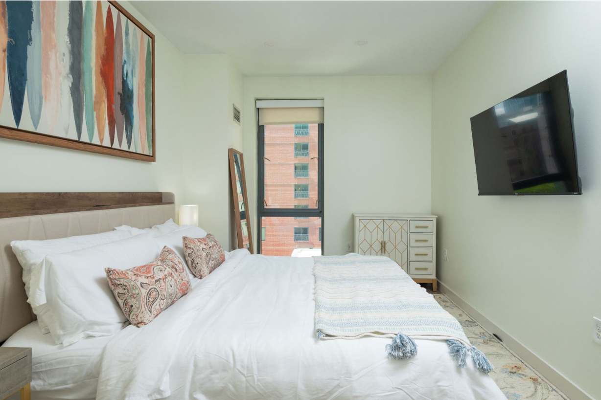 Central 2BR Den Fenway Walk to BU Longwood Red Sox — Boston, MA — vacation rental