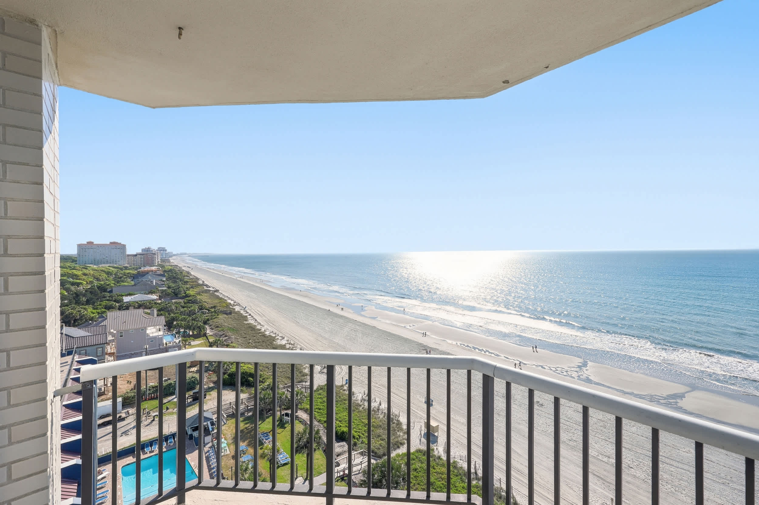 Salt N Sky Oceanfront w Reclining Sofa