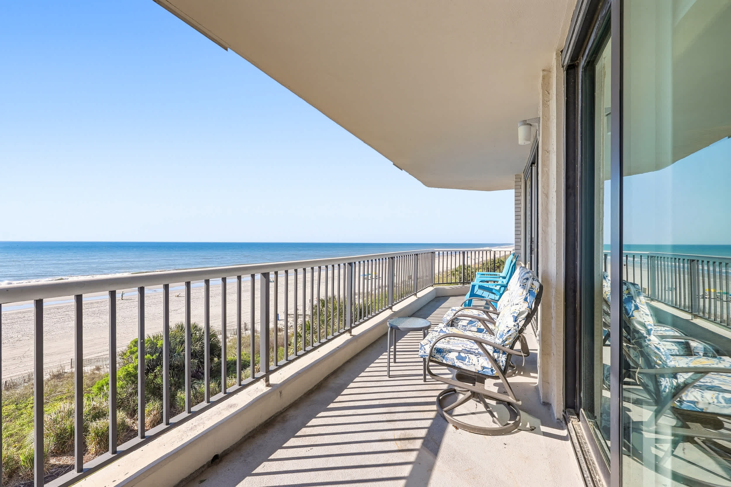 Serenity Suite Oceanfront w Reclining Sofa