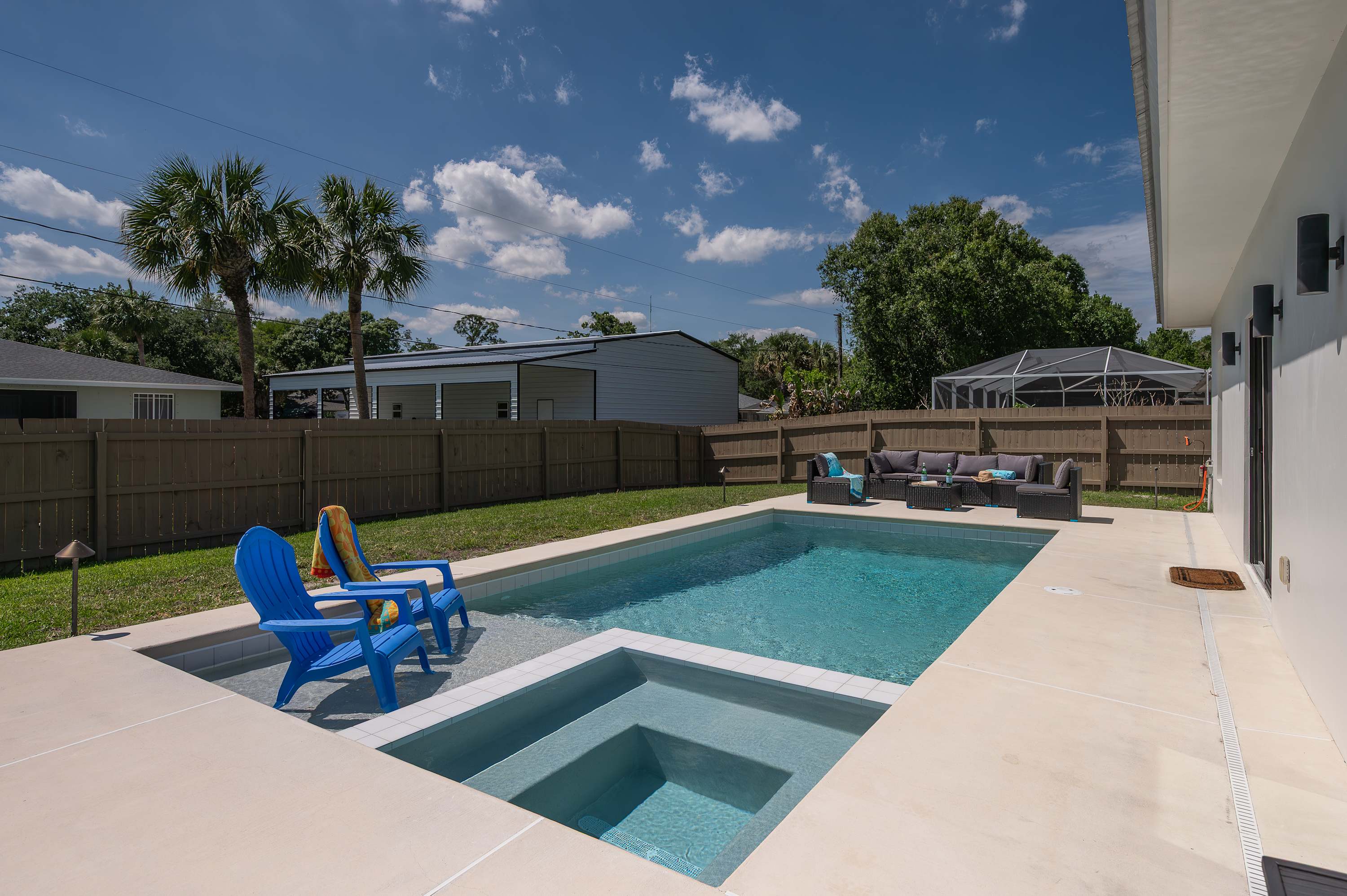 3BR pool retreat w/ backyard & BBQ grill