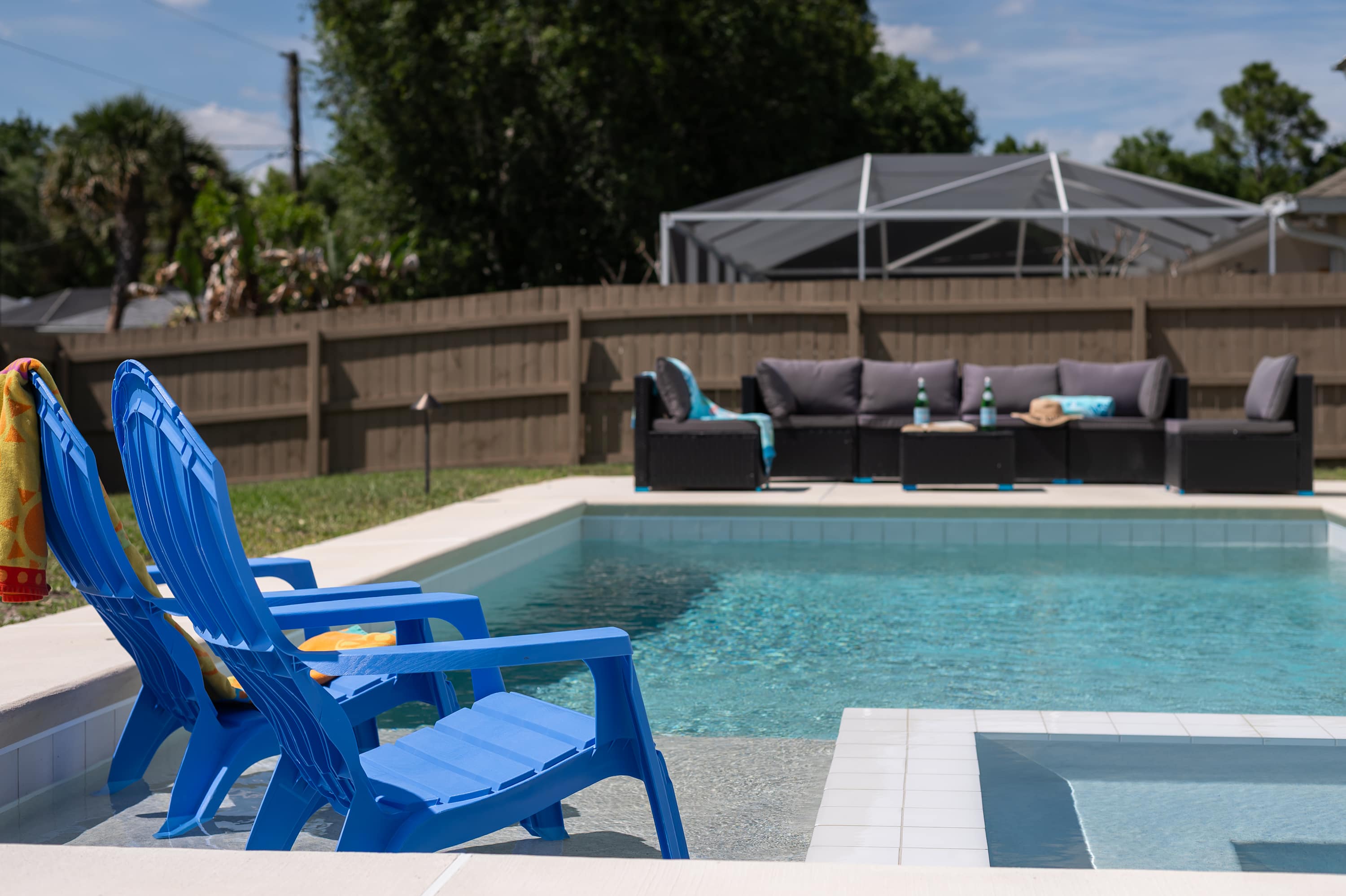 Spacious retreat w/private pool & screened patio