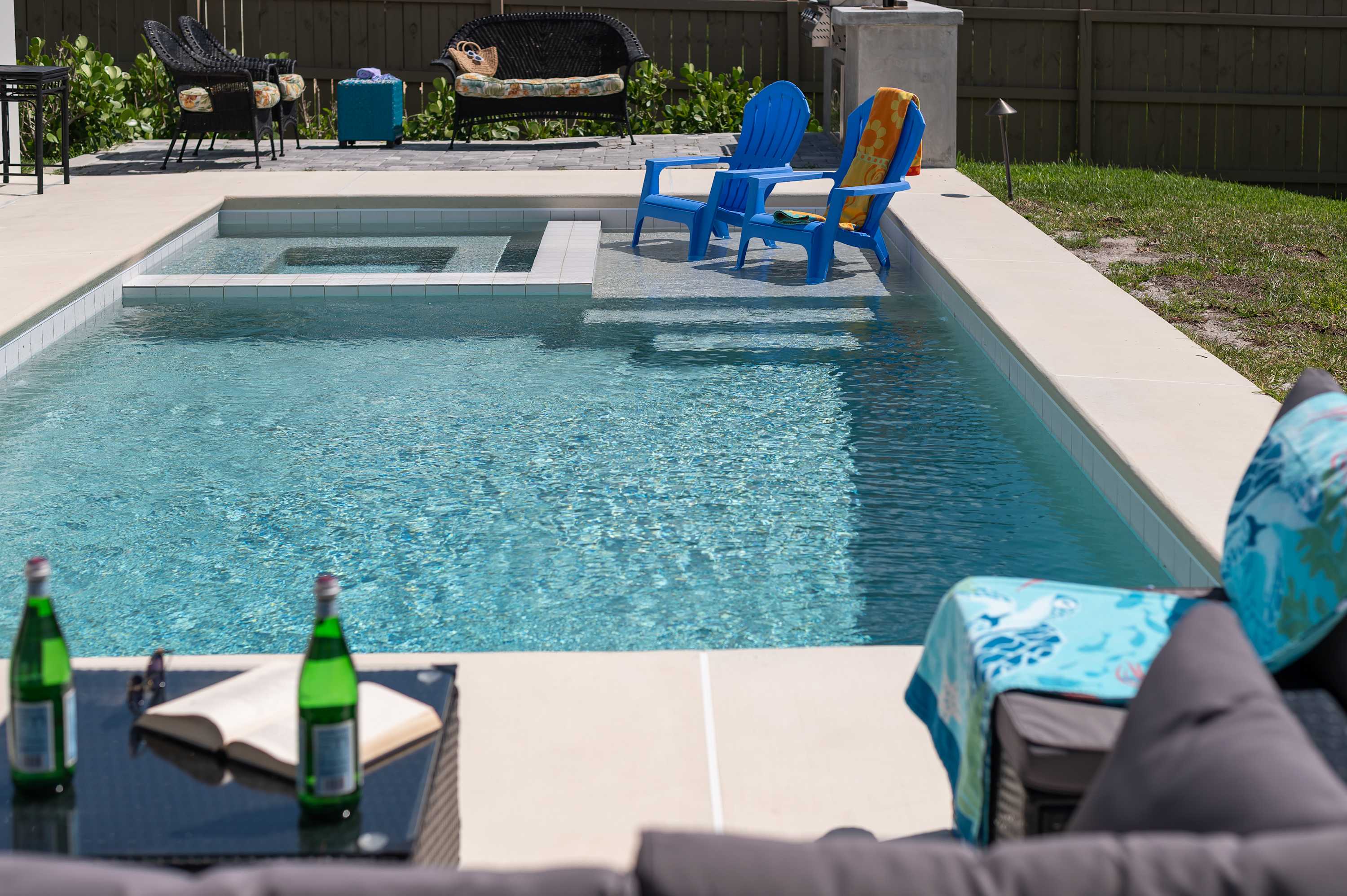 Spacious retreat w/private pool & screened patio