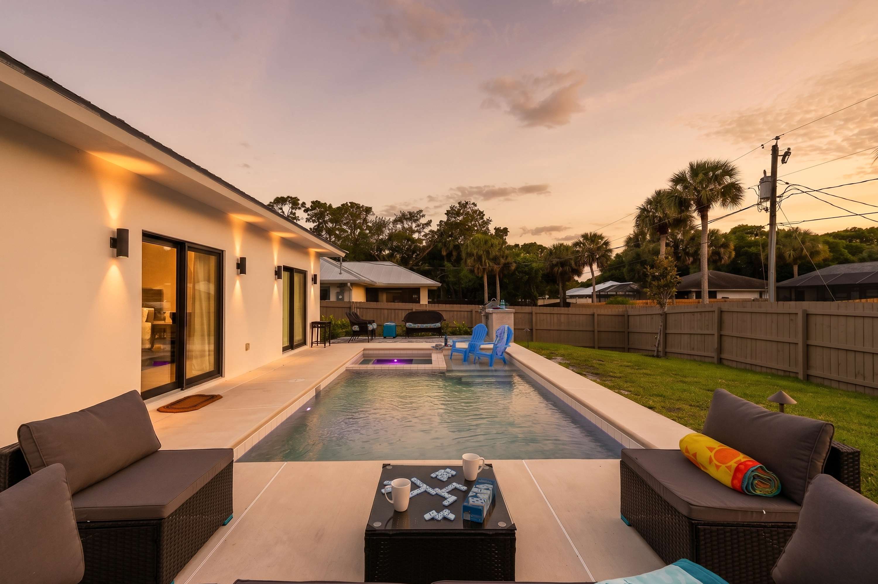 Spacious retreat w/private pool & screened patio