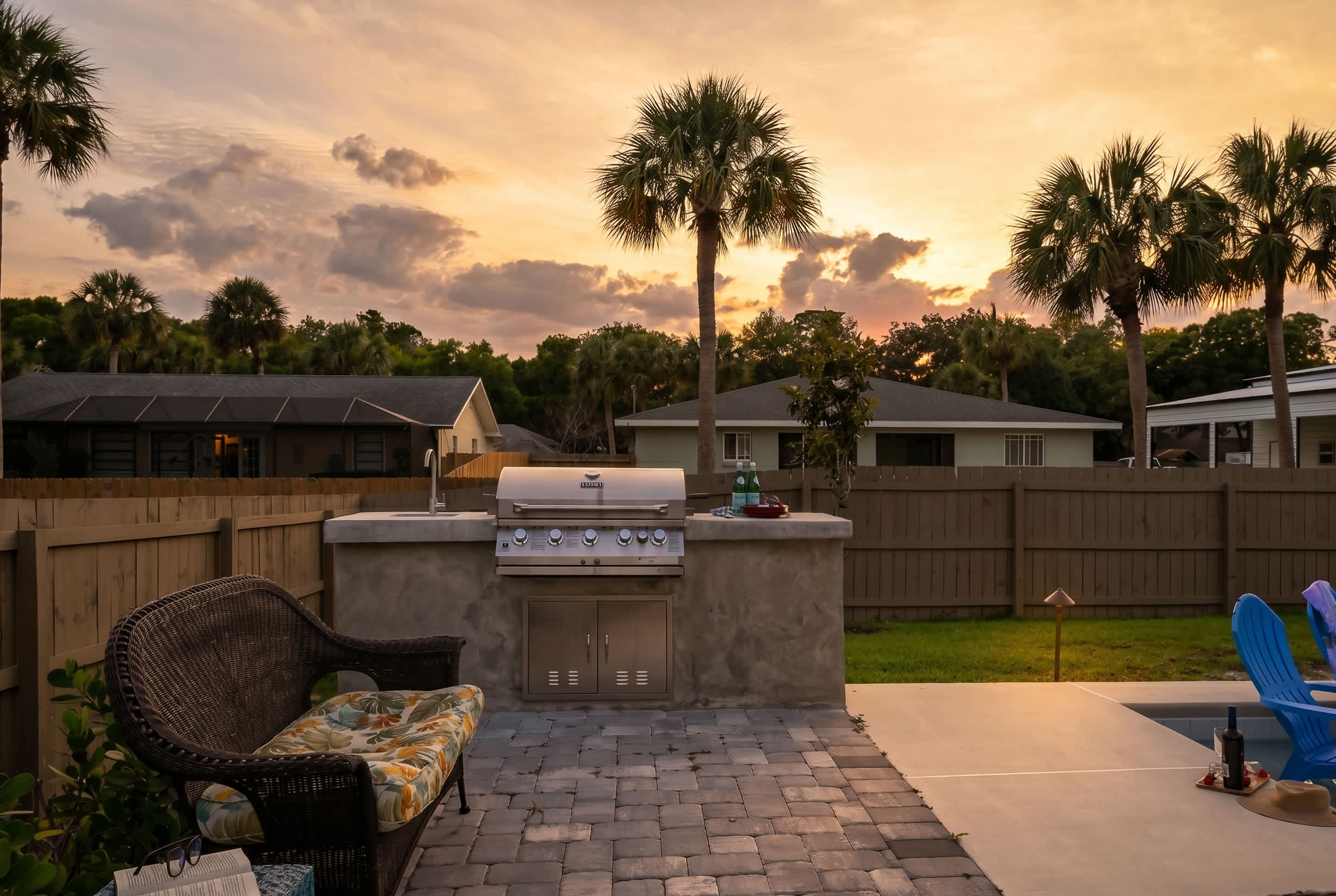 Spacious retreat w/private pool & screened patio