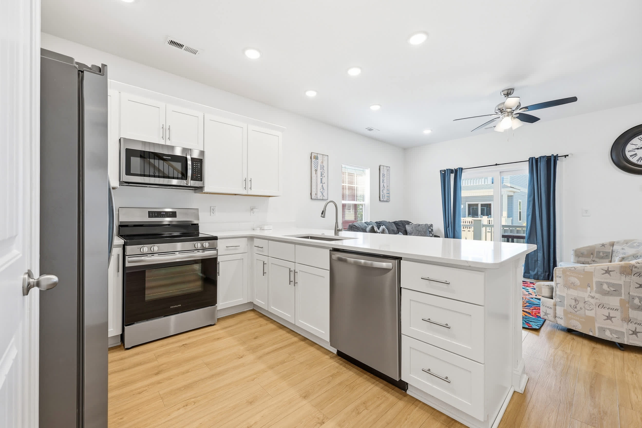 Emerald Horizon New Beach House Free Pets