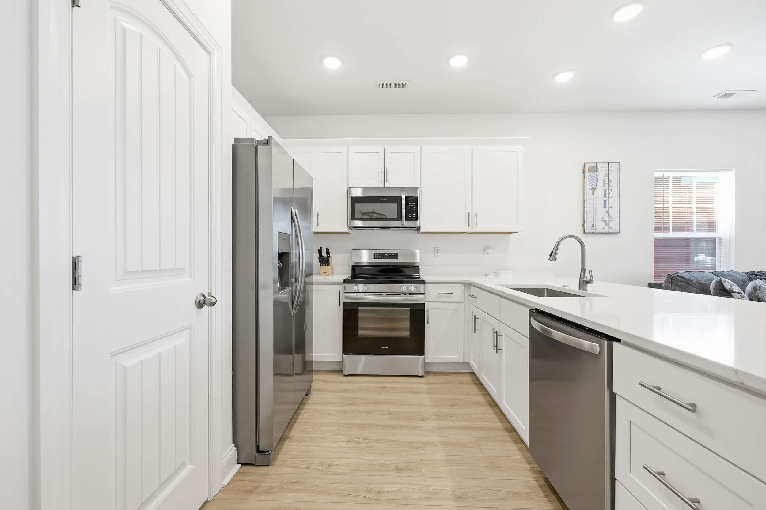Emerald Horizon New Beach House Free Pets