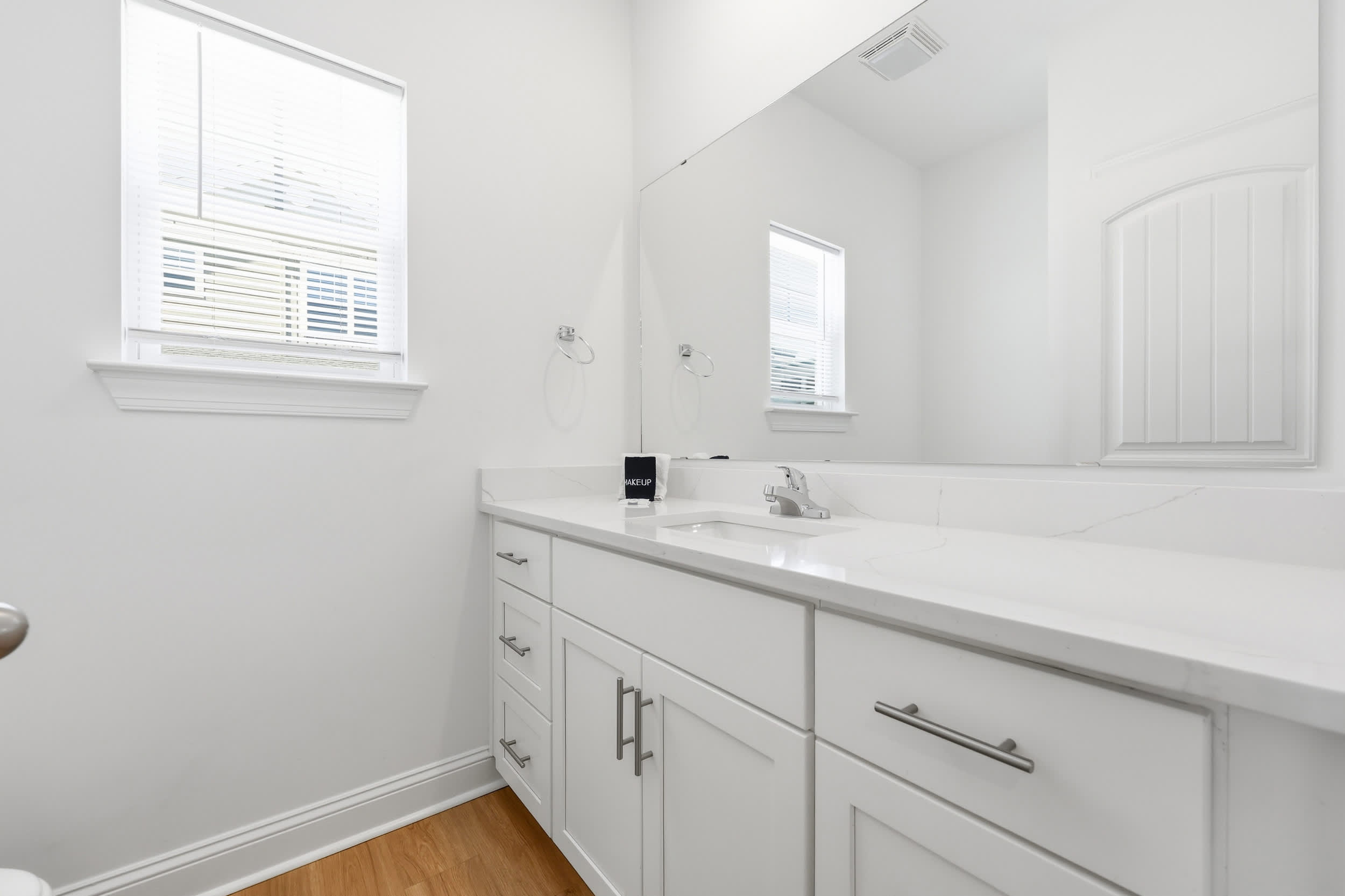 Emerald Horizon New Beach House Free Pets