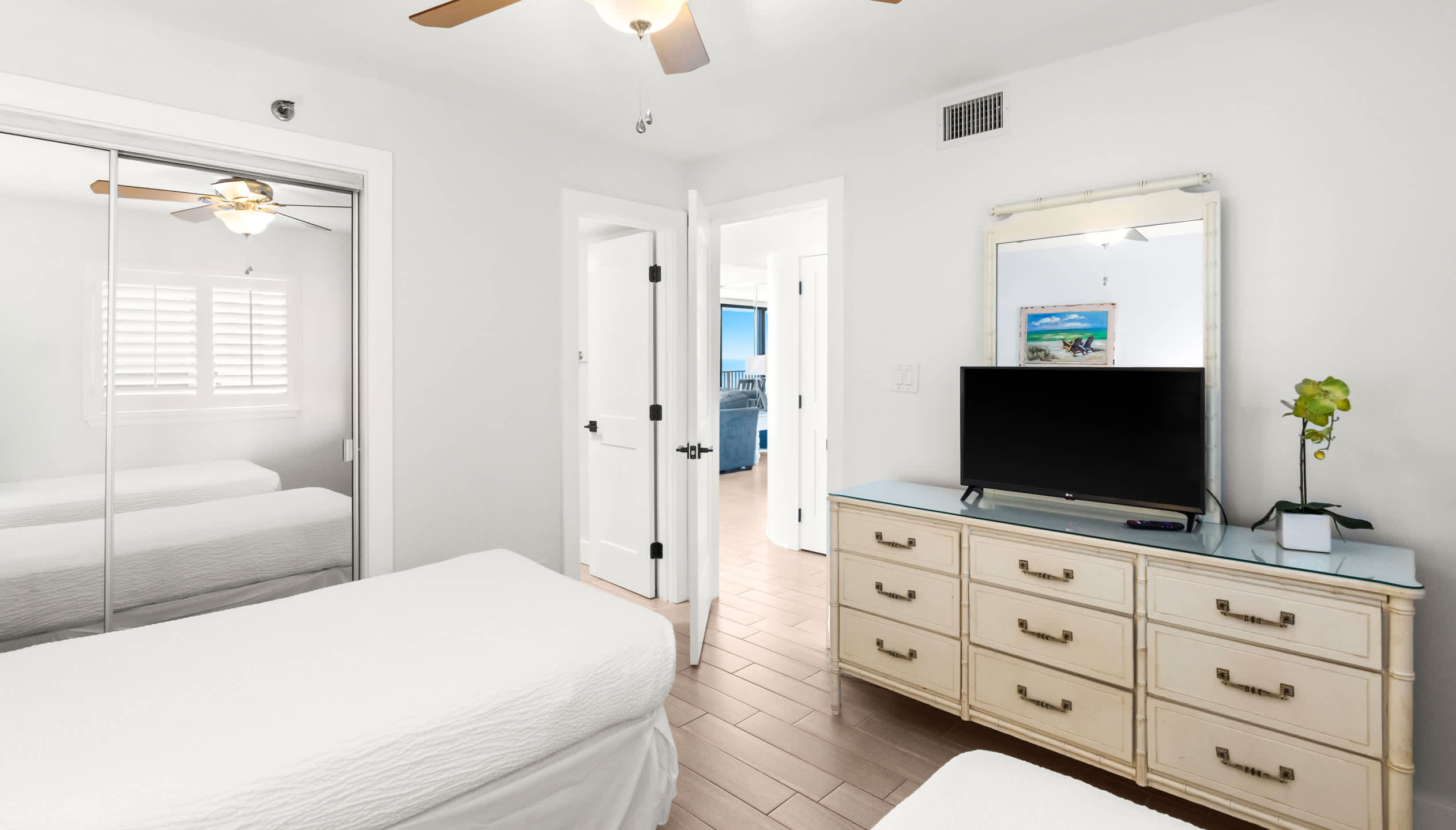 One Seagrove Place 1202 16