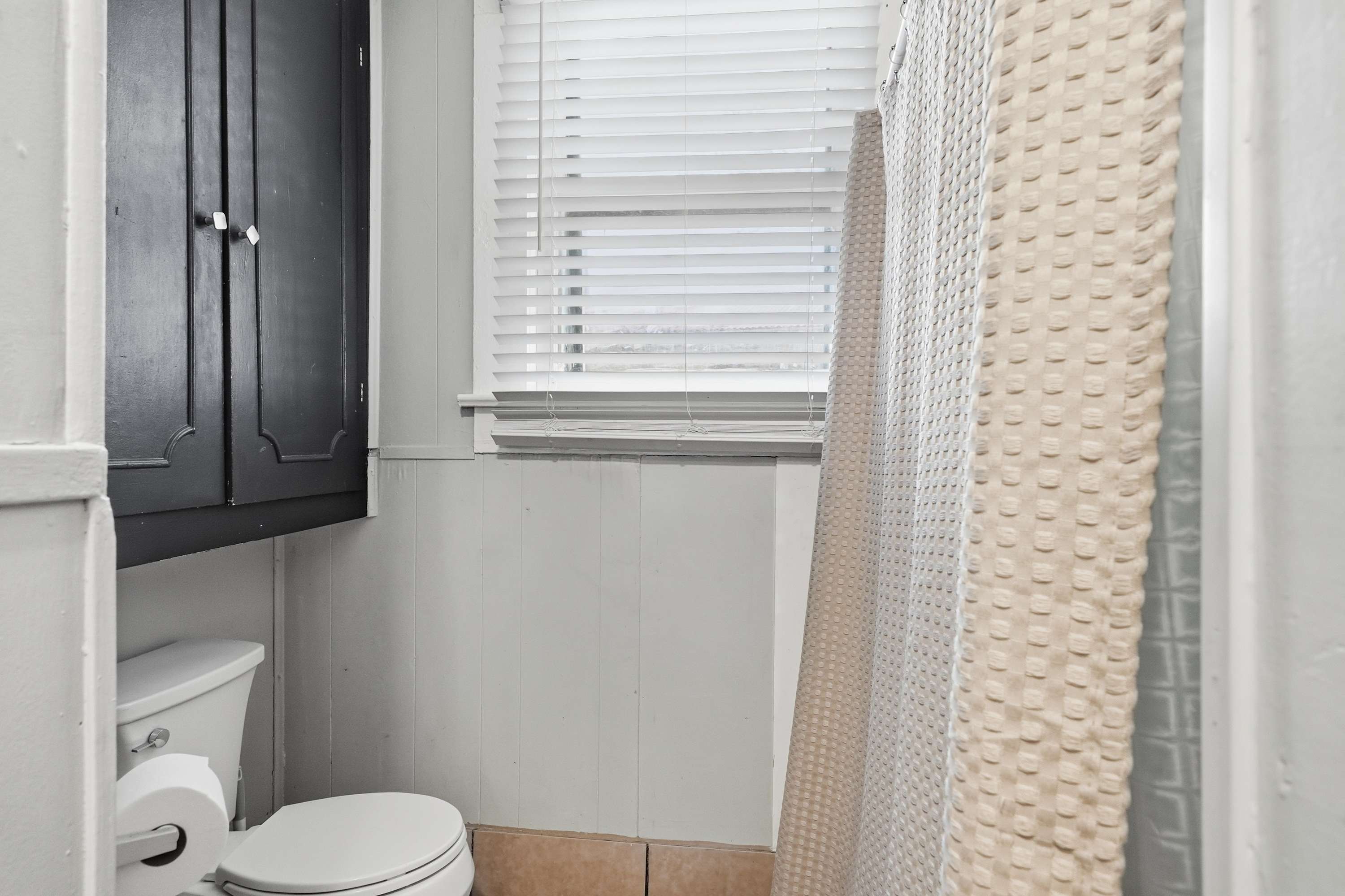 Private Bedroom in 4BR Home