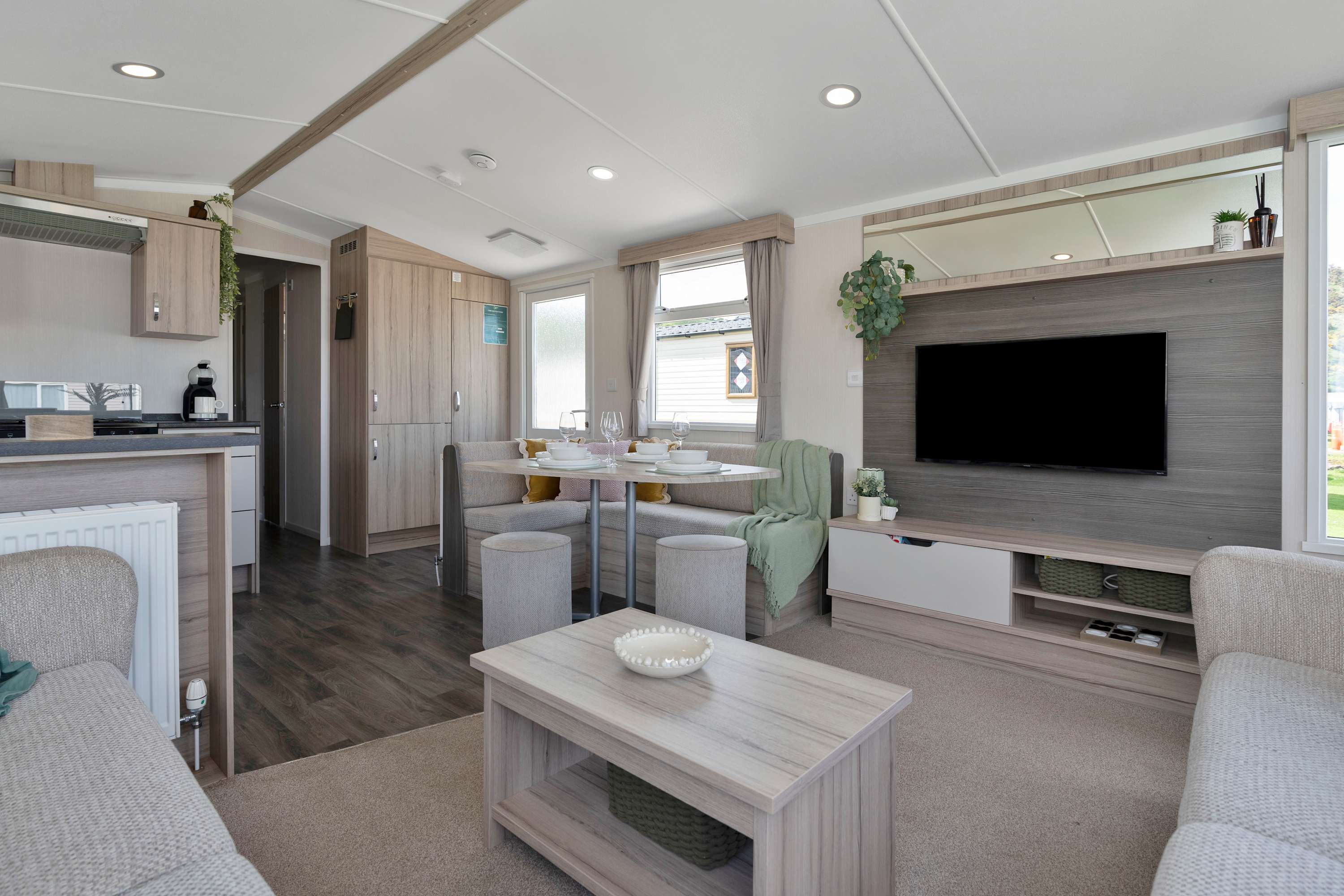 Free Parking - Pease Bay Family Caravan -3BR- WiFi in Southern Upland Way TD13 5YP - Property image 4 - VivreStays