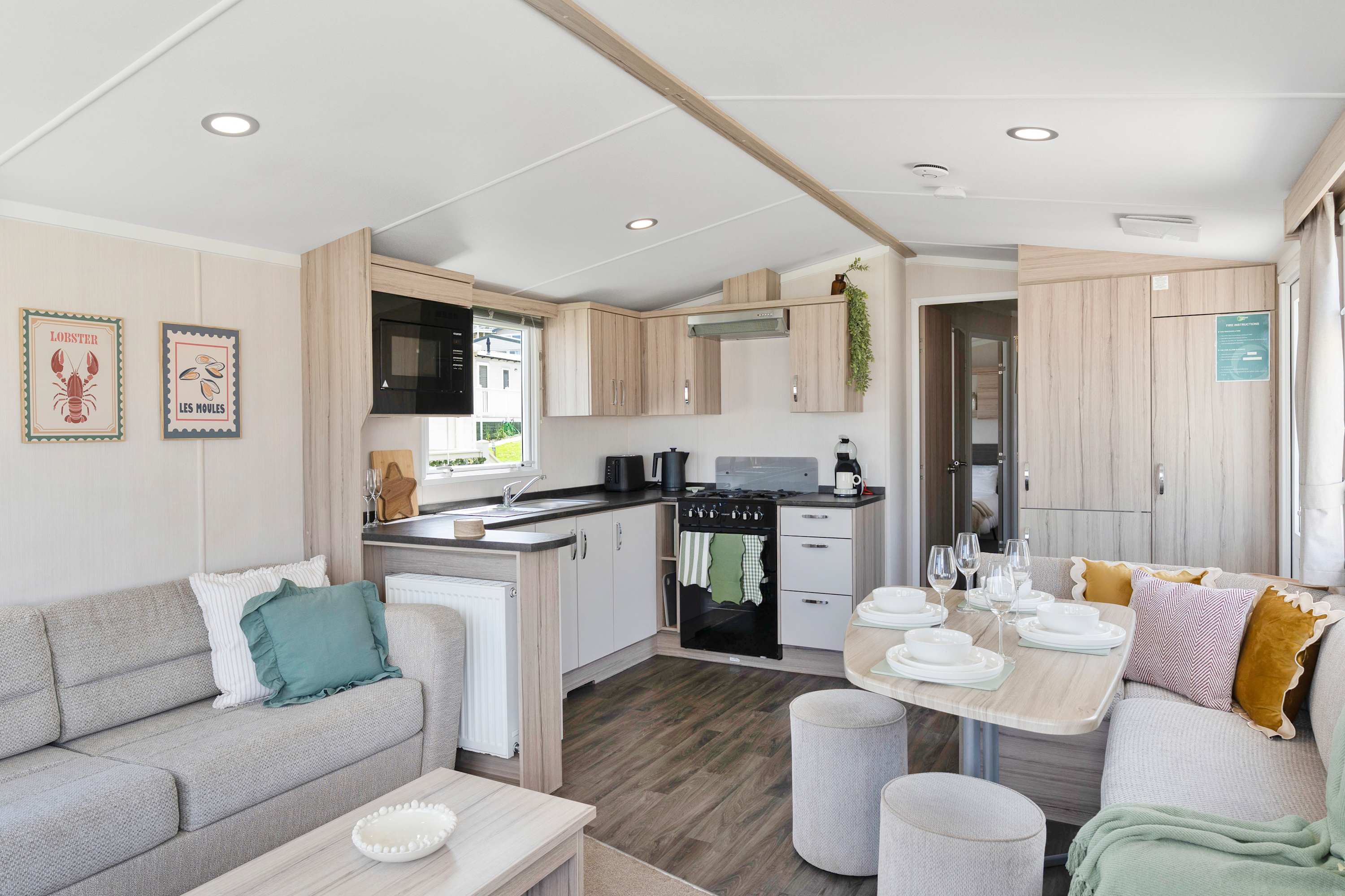 Free Parking - Pease Bay Family Caravan -3BR- WiFi in Southern Upland Way TD13 5YP - Property image 12 - VivreStays
