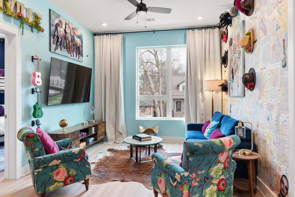 Bachelorette-Ready 2BR · Sleeps 8 · Rooftop Deck