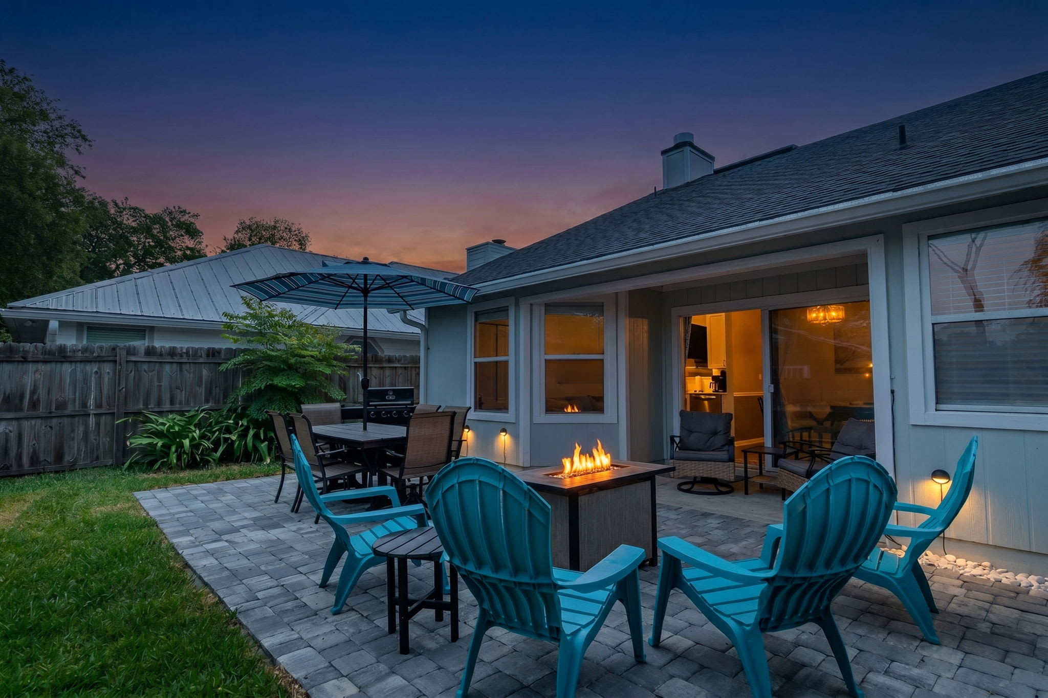 Drift on 14th - Hot tub, Beach, Fire pit — photo 4