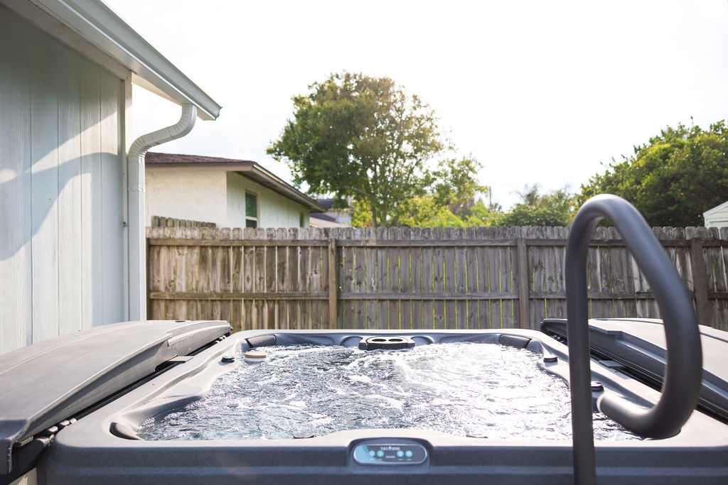 Drift on 14th - Hot tub, Beach, Fire pit — photo 5