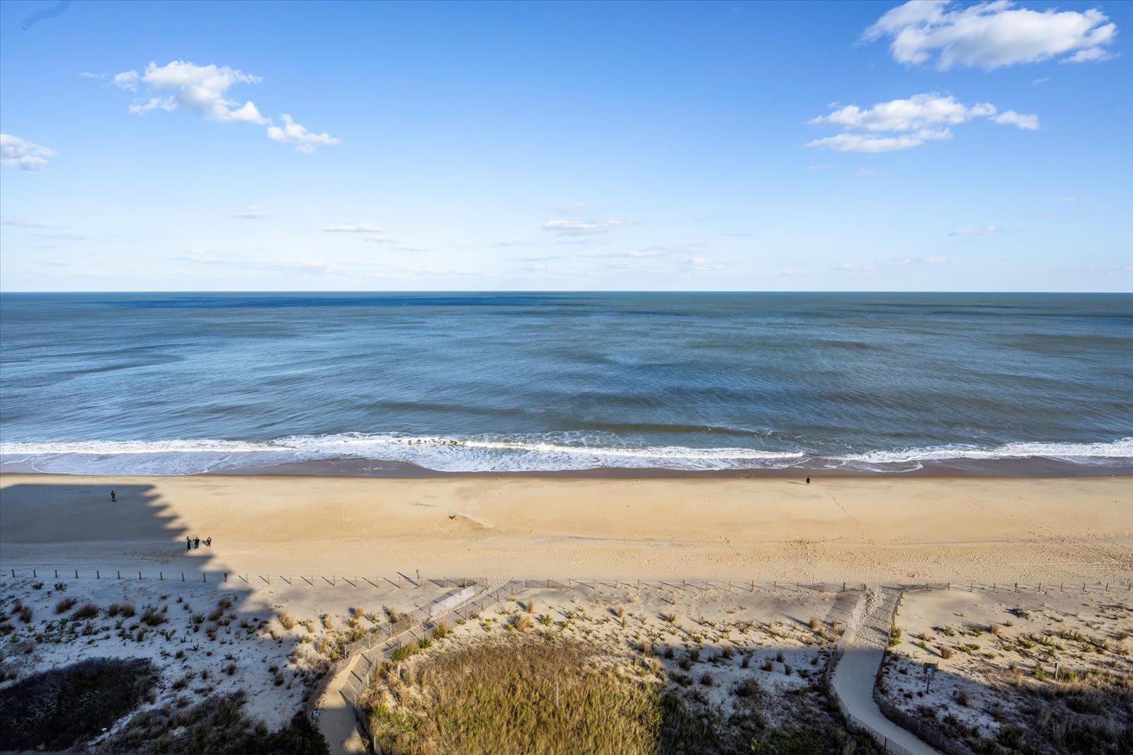 Direct Oceanfront Penthouse with Great Amenities | Photo 2