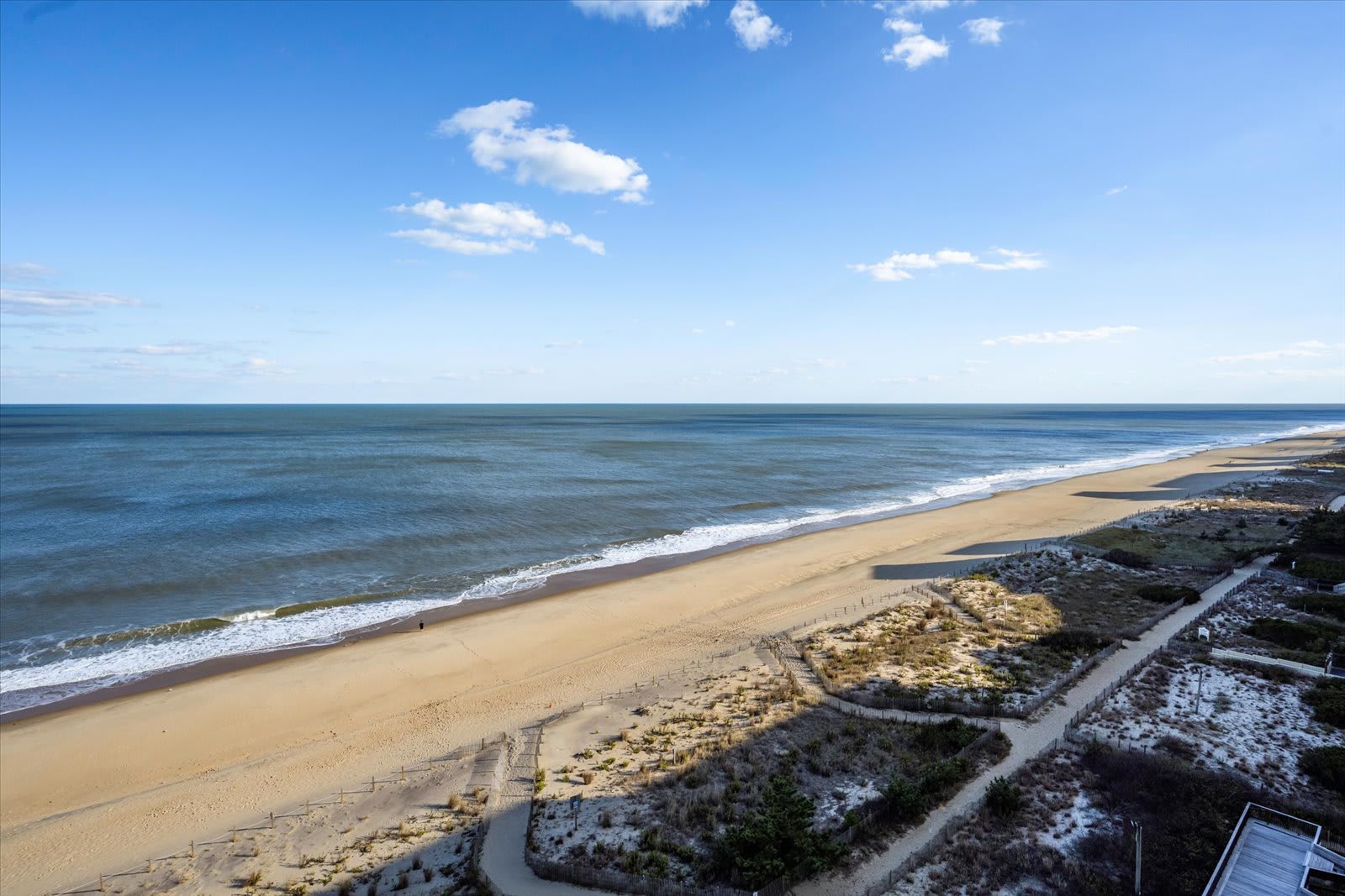 Direct Oceanfront Penthouse with Great Amenities | Photo 3
