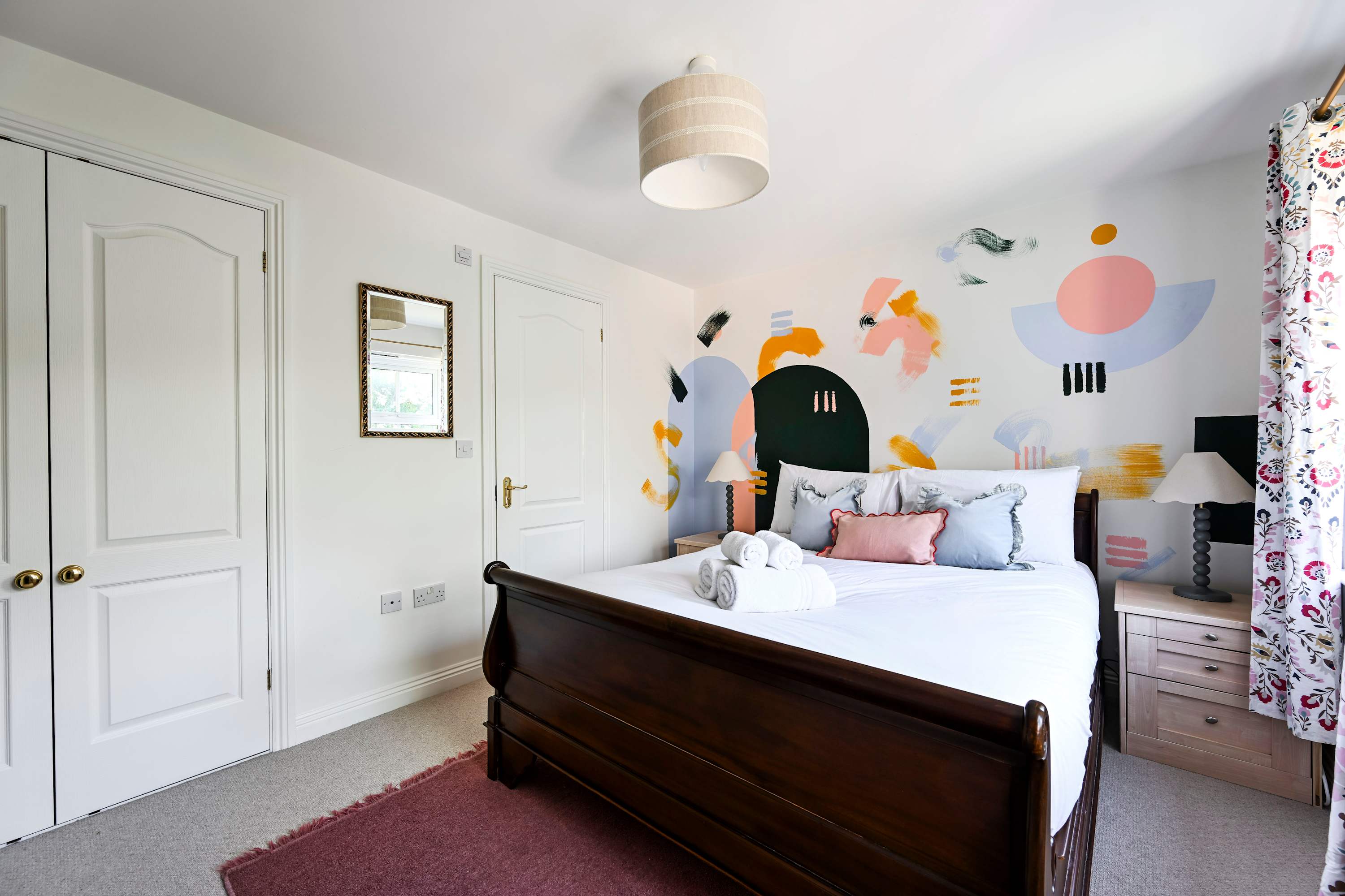 Big 5-Bed Home | Garden & 5 Min to Blenheim Palace in Broad Field Road 22 OX5 1UL - Property image 18 - VivreStays
