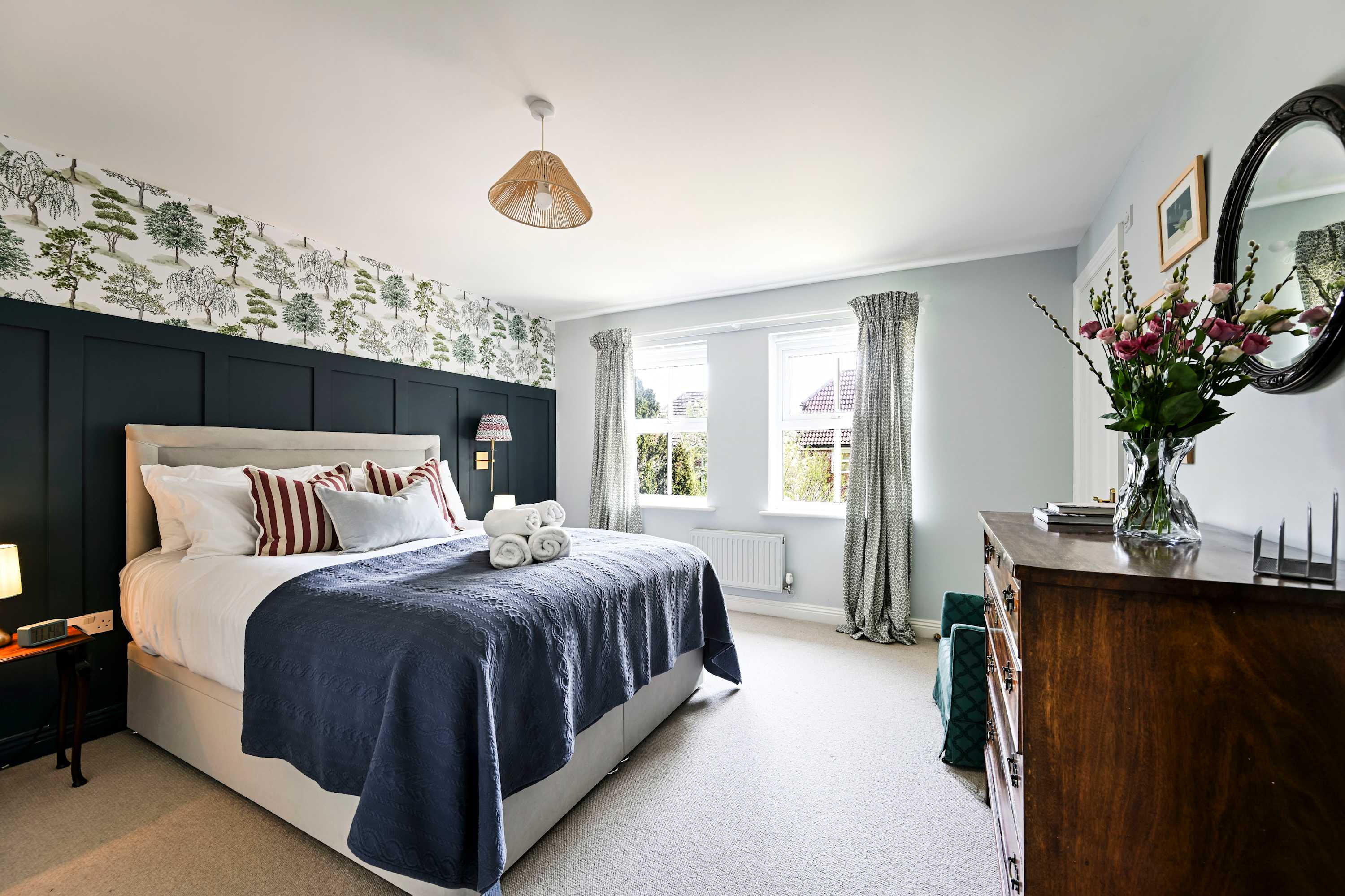 Big 5-Bed Home | Garden & 5 Min to Blenheim Palace serviced apartment - Yarnton - VivreStays
