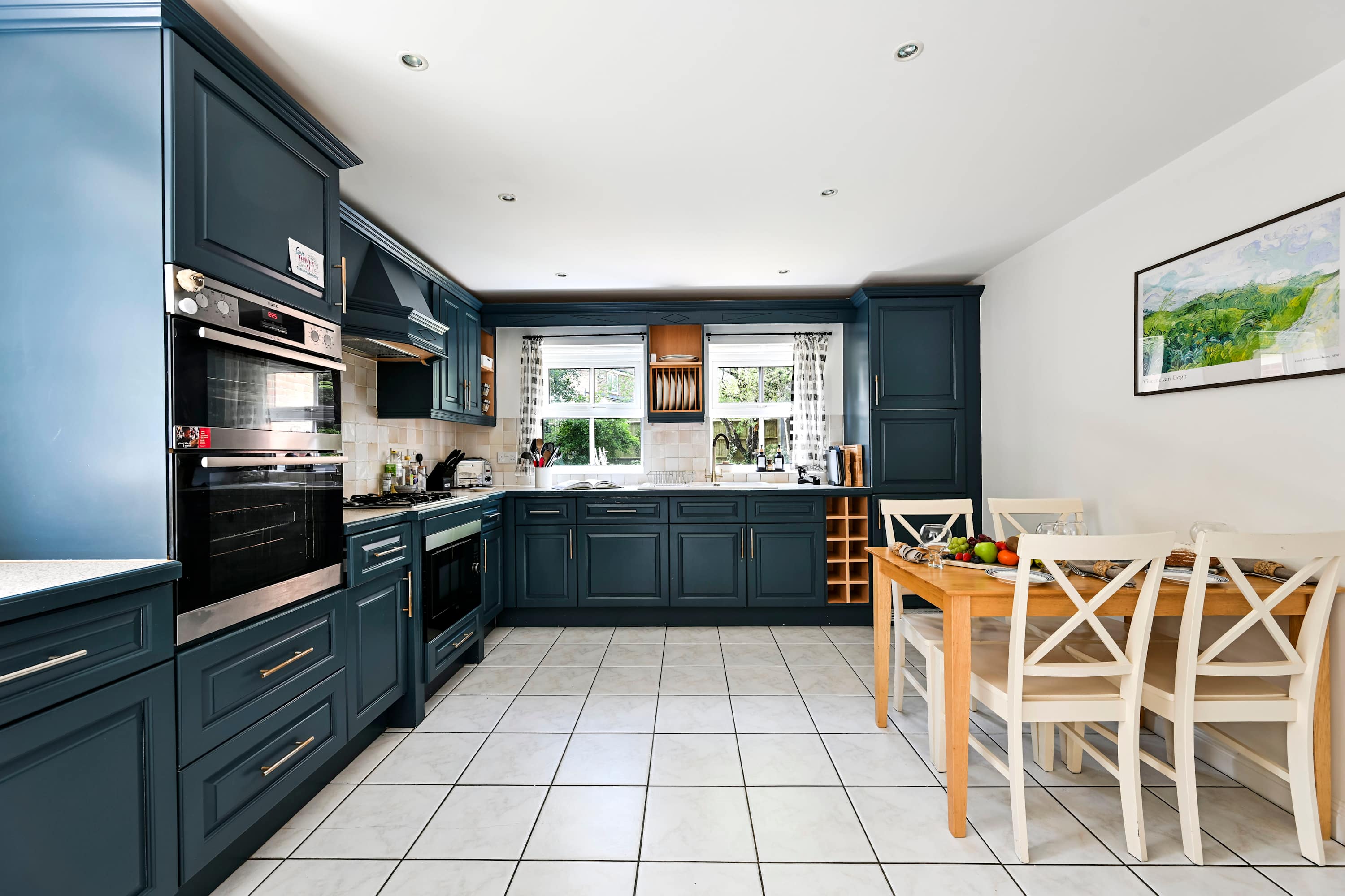 Big 5-Bed Home | Garden & 5 Min to Blenheim Palace in Broad Field Road 22 OX5 1UL - Property image 38 - VivreStays