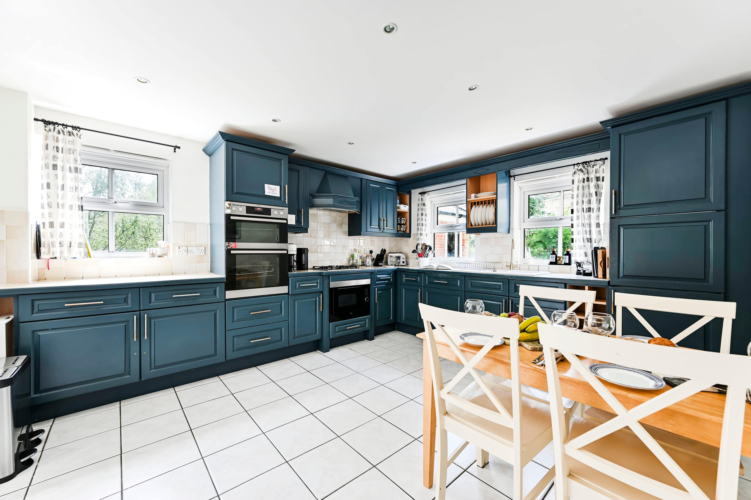 Big 5-Bed Home | Garden & 5 Min to Blenheim Palace in Broad Field Road 22 OX5 1UL - Property image 39 - VivreStays