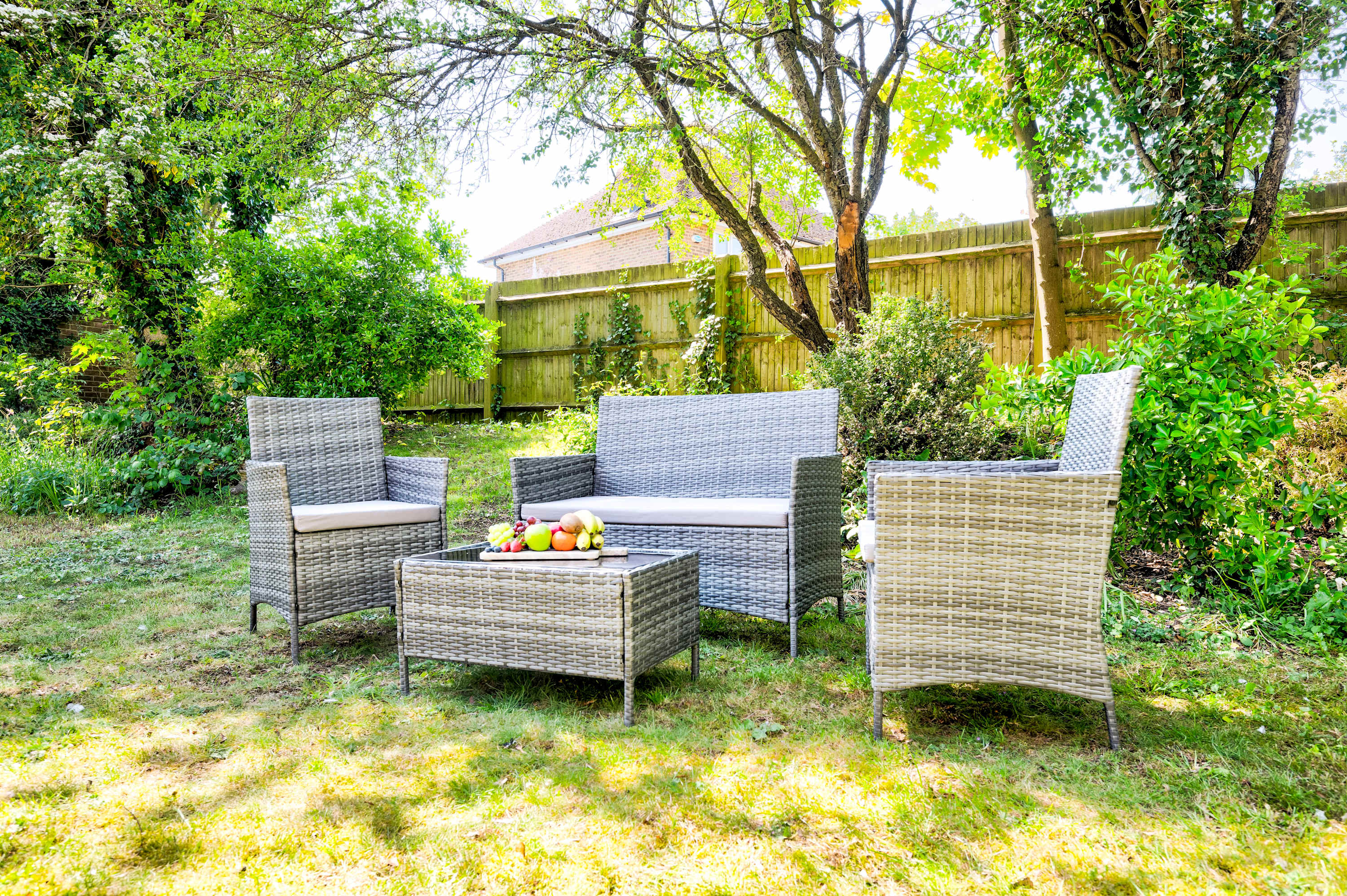 Big 5-Bed Home | Garden & 5 Min to Blenheim Palace in Broad Field Road 22 OX5 1UL - Property image 5 - VivreStays