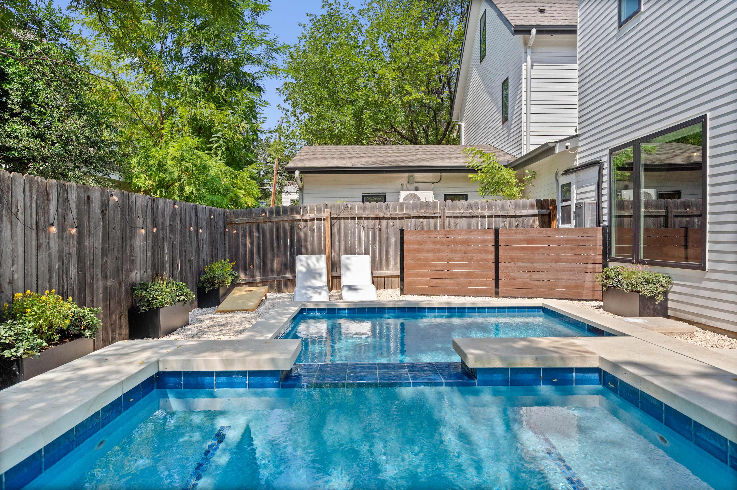 Walk to Rainey St - Pool - Hot Tub - Fire Pit 4