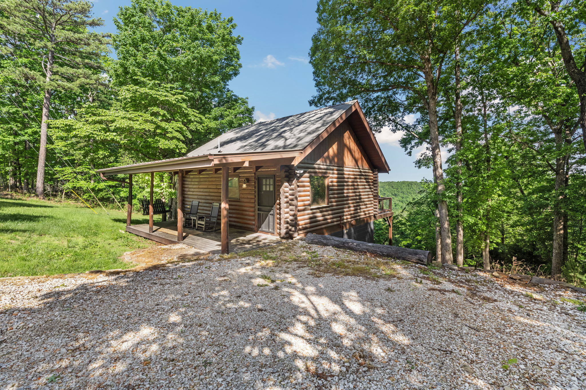 Whiskey Den-Serene&Natural Cabin-7 mi to Downtown