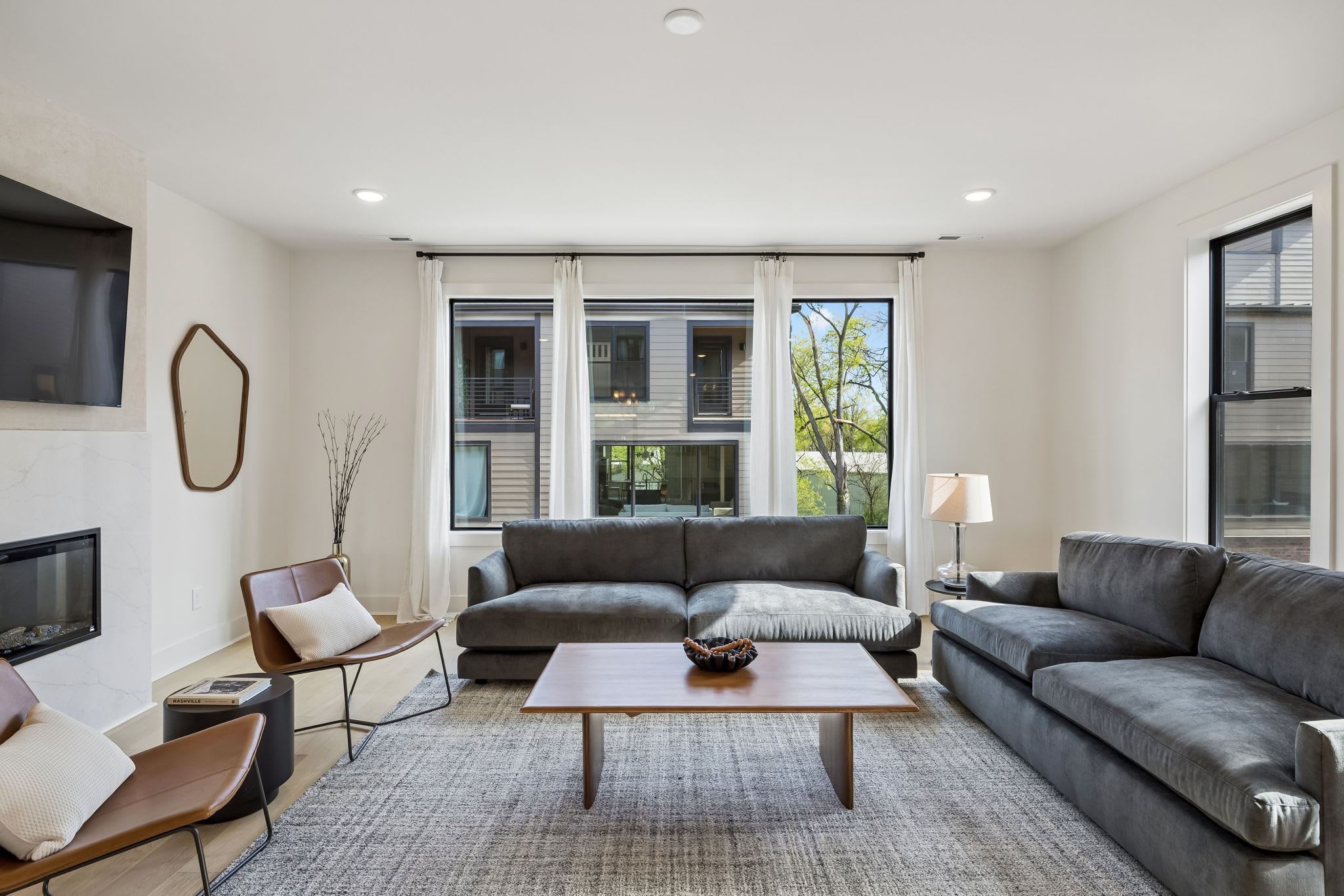 Triple Nashville Townhomes | 9BR, 3 Rooftop Tubs