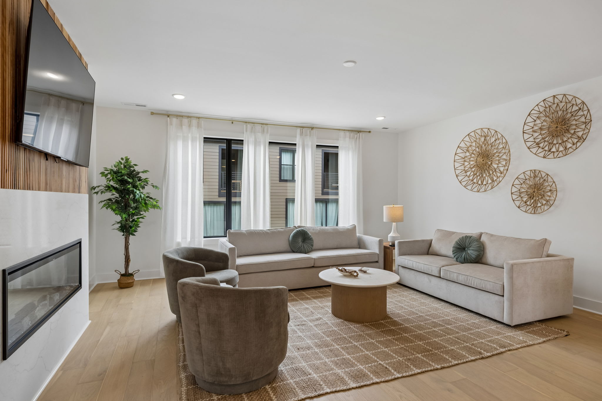 Triple Nashville Townhomes | 9BR, 3 Rooftop Tubs