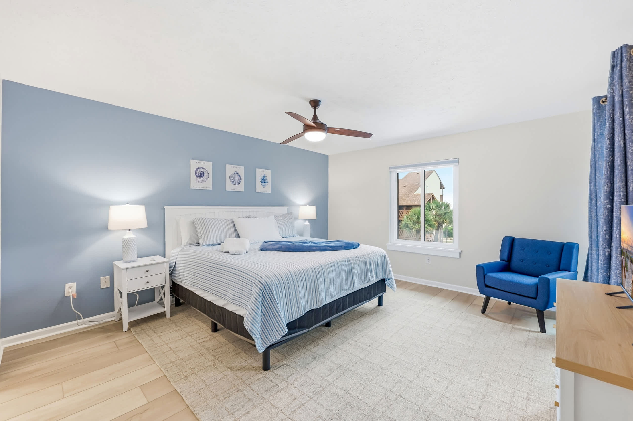 Ocean View All-New Golden Mile Home w 2 Balconies