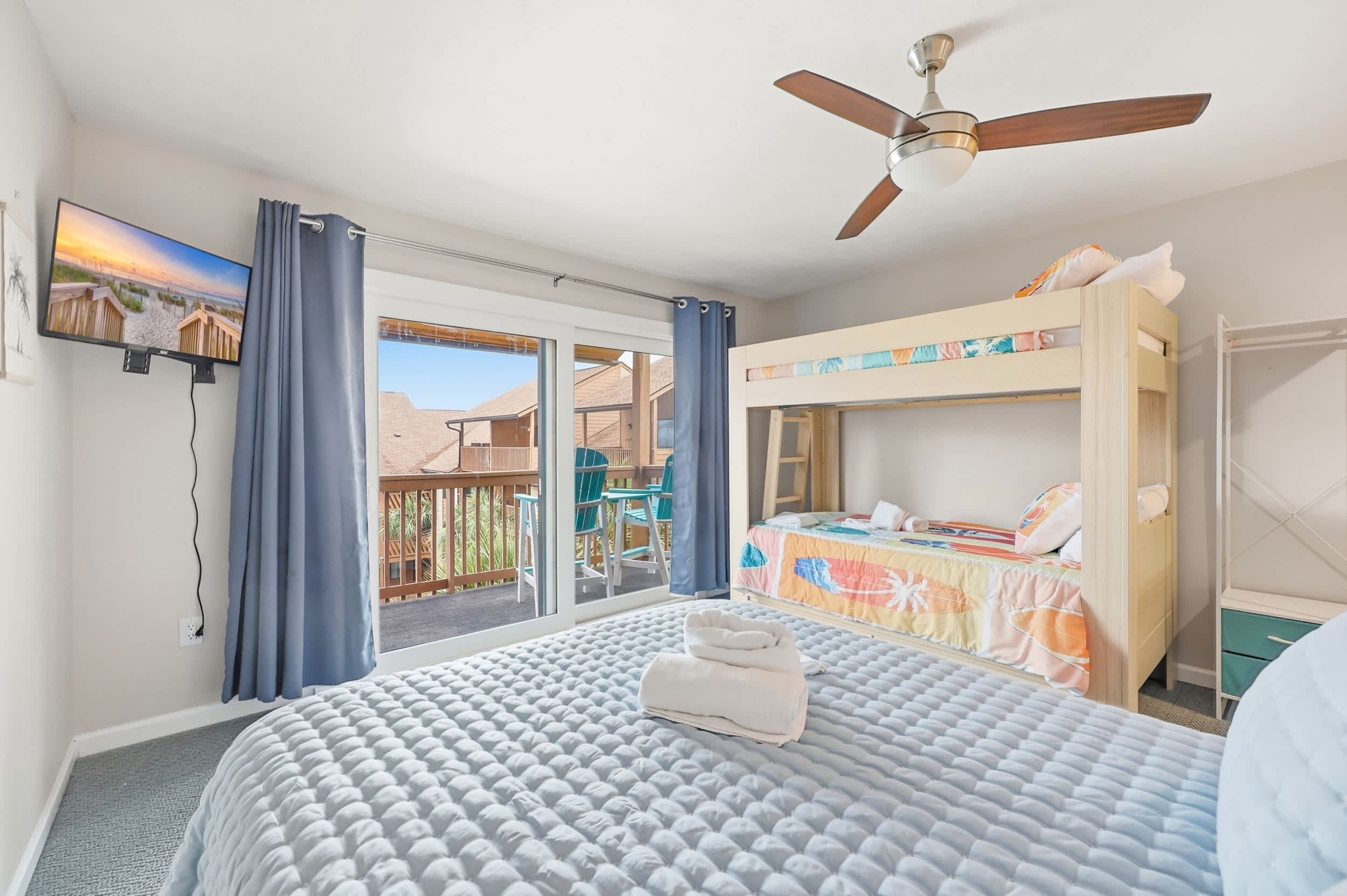 Ocean View All-New Golden Mile Home w 2 Balconies