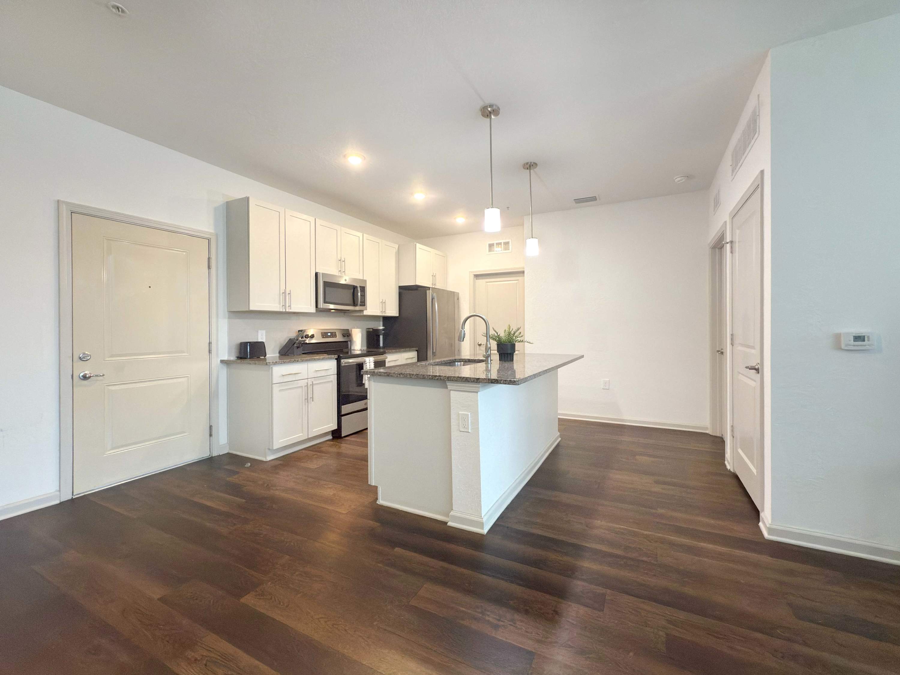 Ground-Floor Luxury 2 BR with Pond and Pool Views