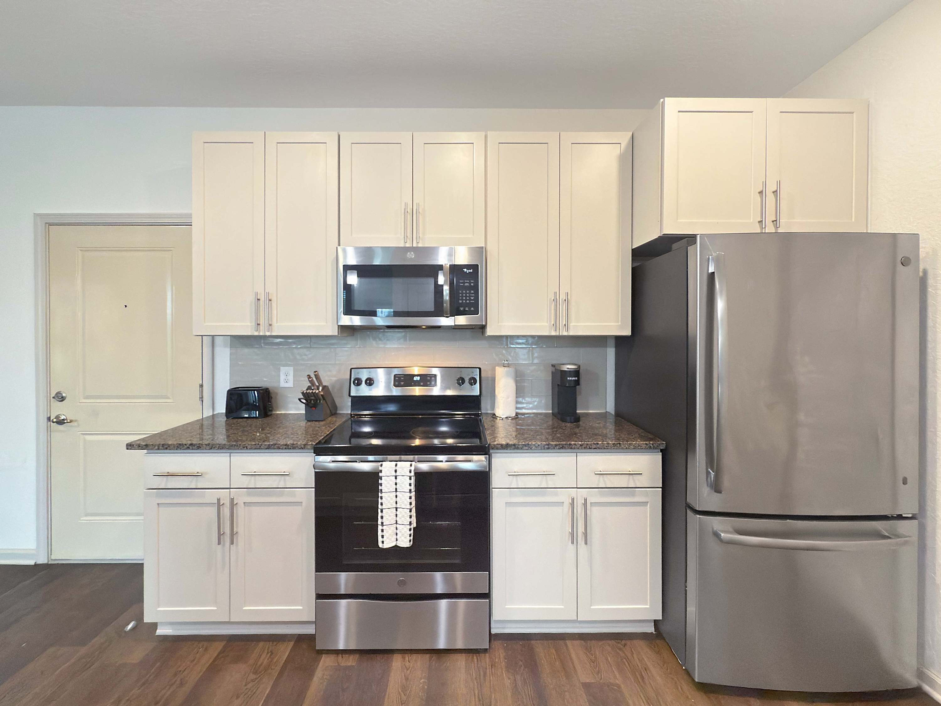 Ground-Floor Luxury 2 BR with Pond and Pool Views