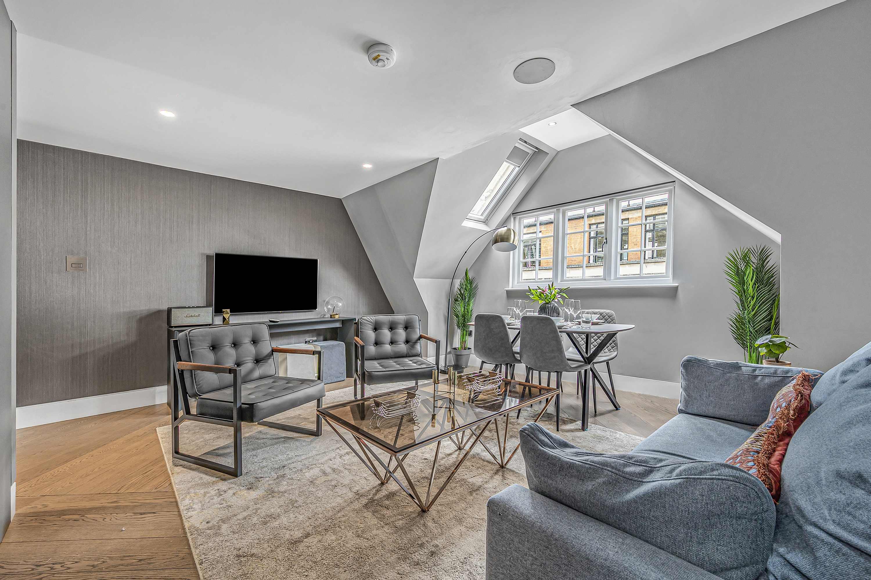 Luxury 1-Bed Penthouse with AC & Terrace, Soho in Bateman Street W1D - Property image 11 - VivreStays