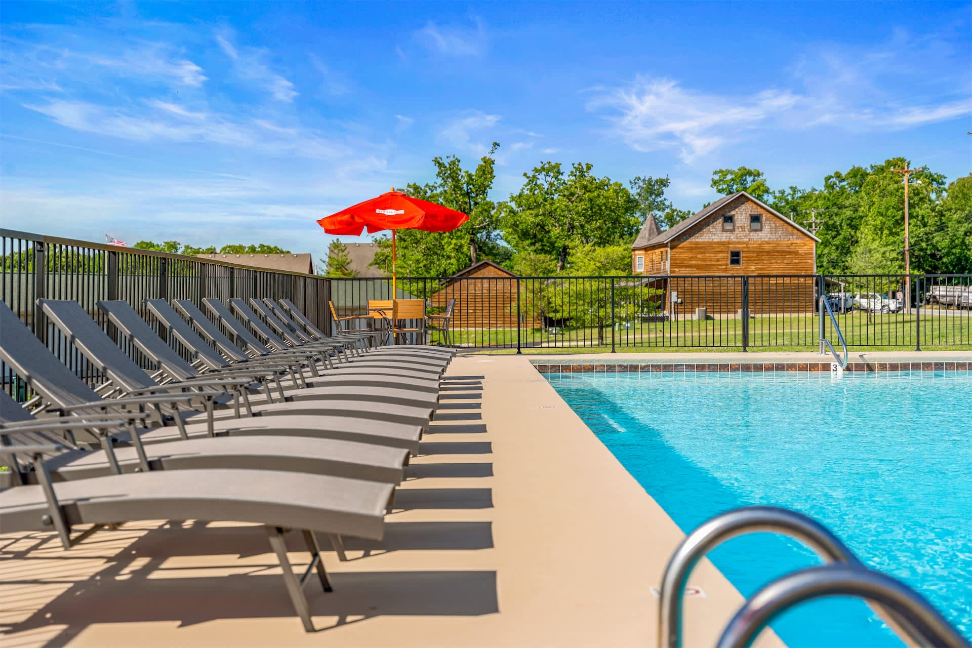 The Lakeview Condo Lakefront | Photo 3