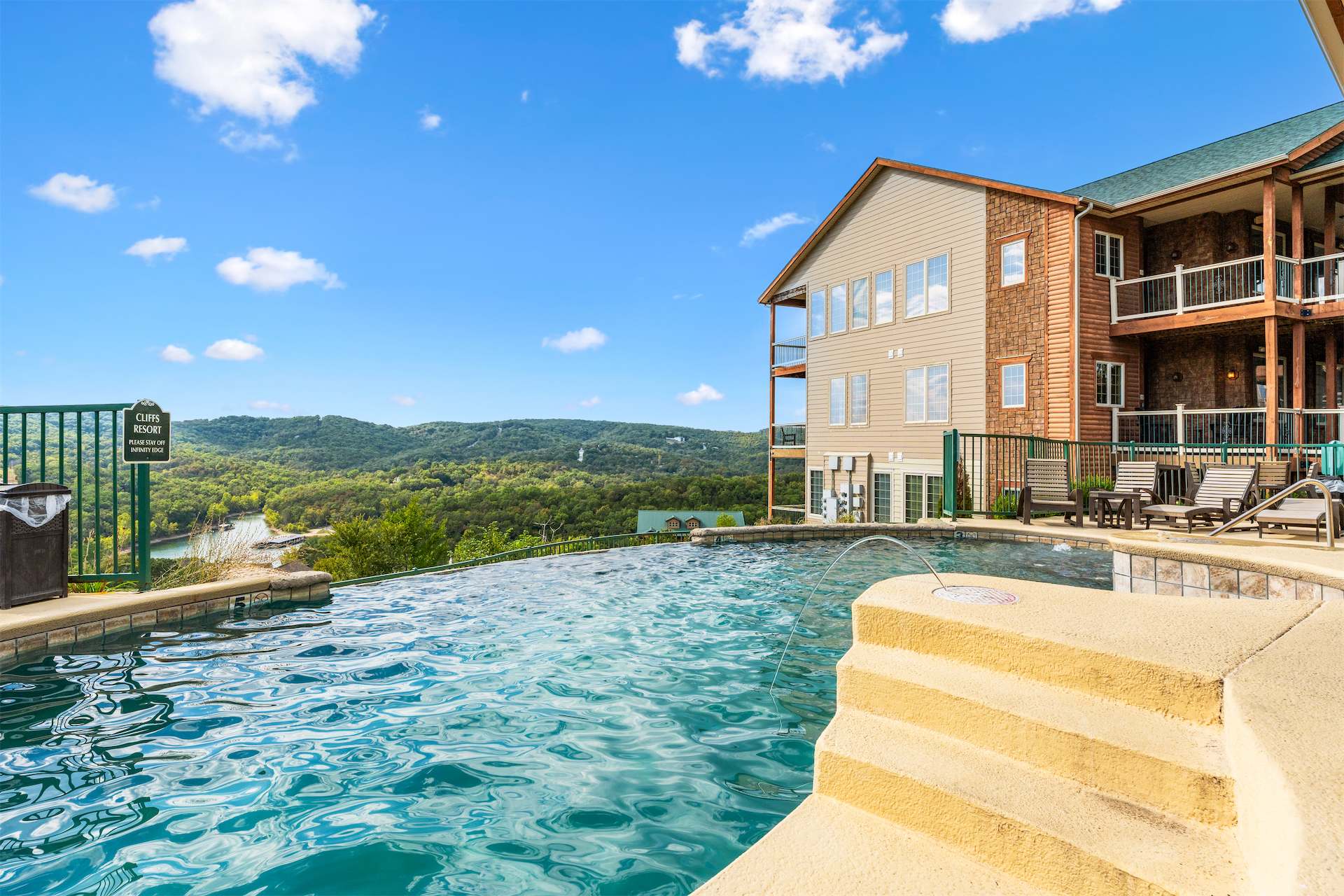 Stone Cliff Oasis Scenic Views 3