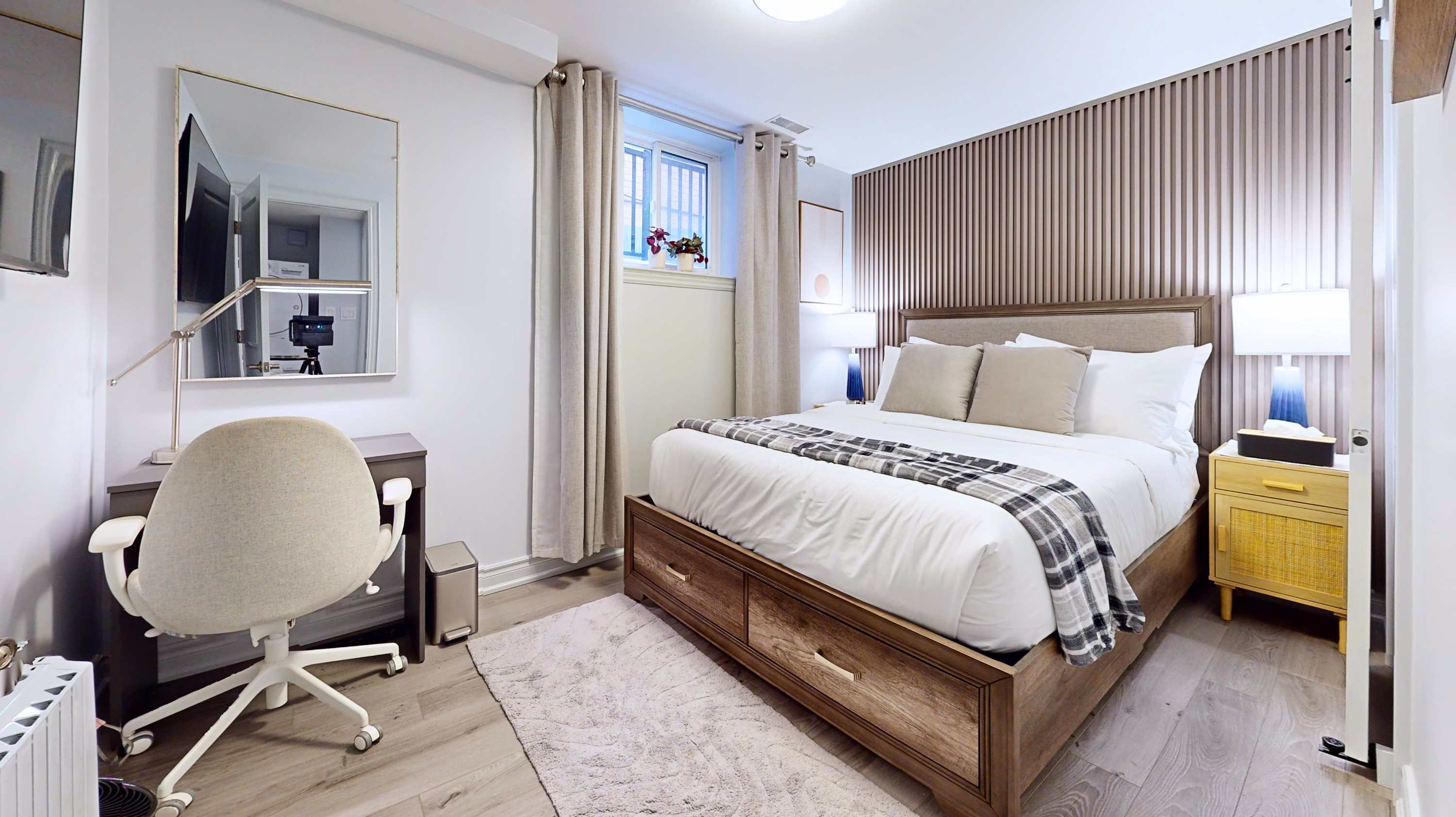 New Modern Basement Suite St Clair Hotel | Photo 11