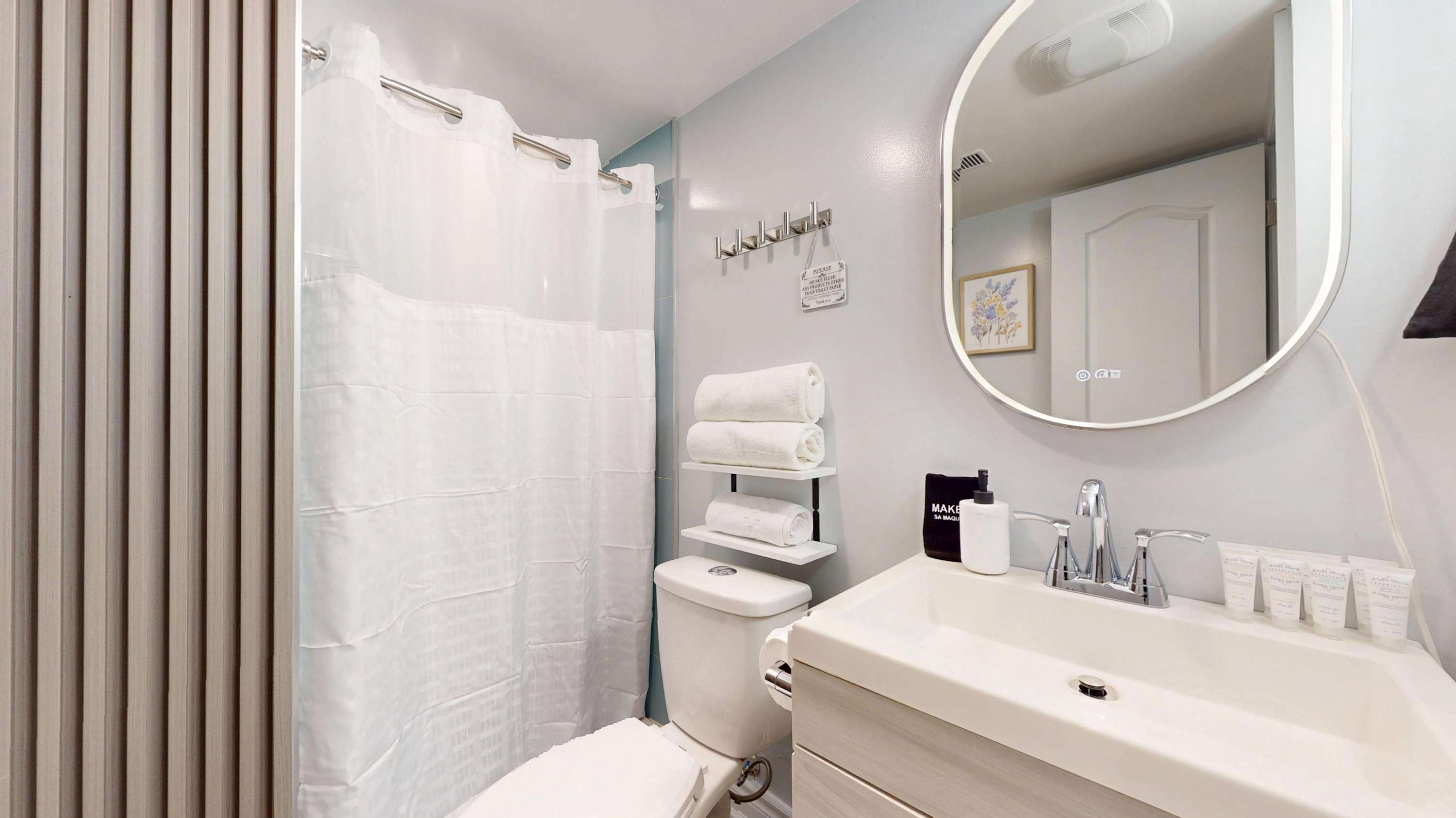 New Modern Basement Suite St Clair Hotel | Photo 17