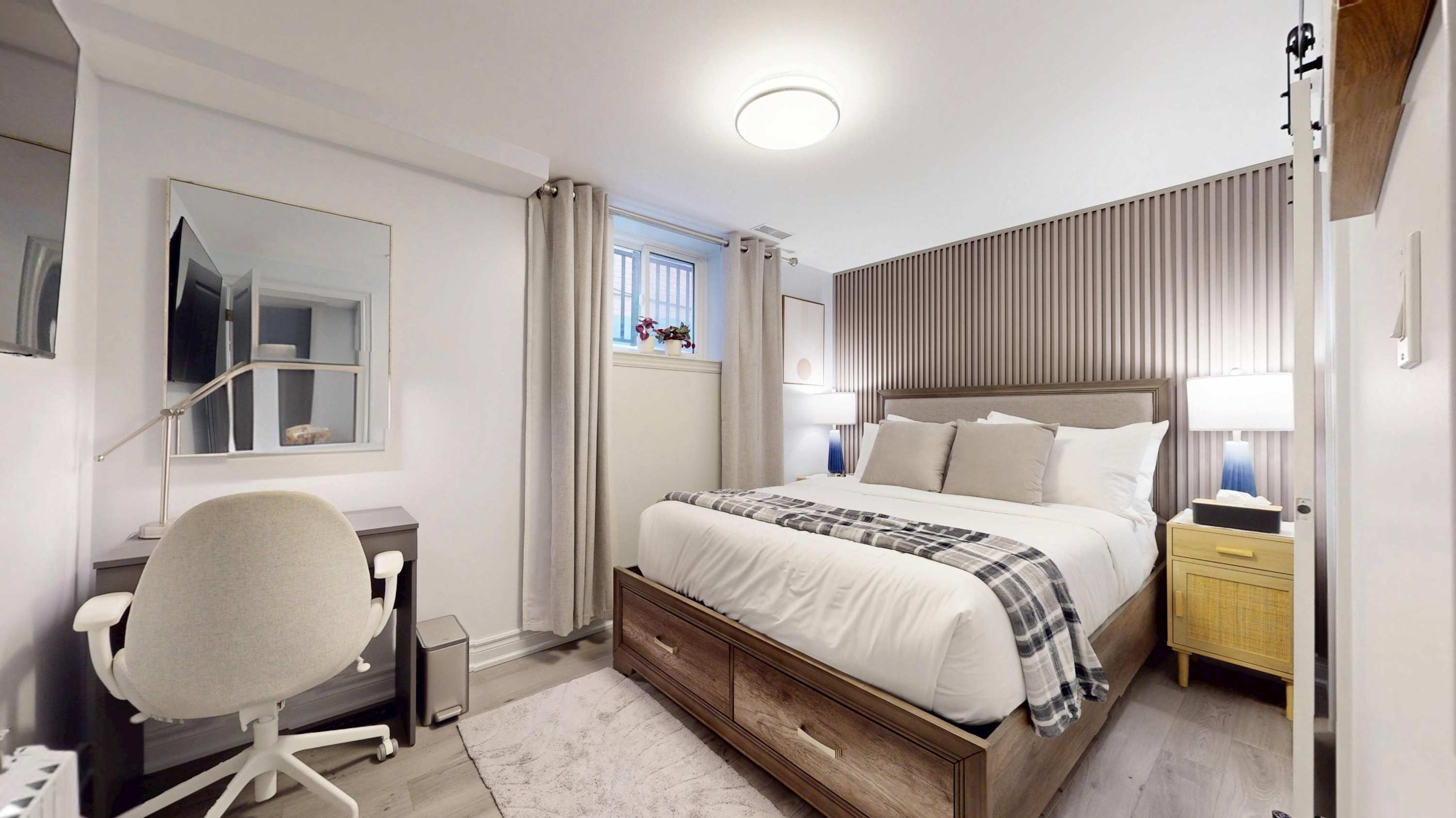 New Modern Basement Suite St Clair Hotel | Photo 2