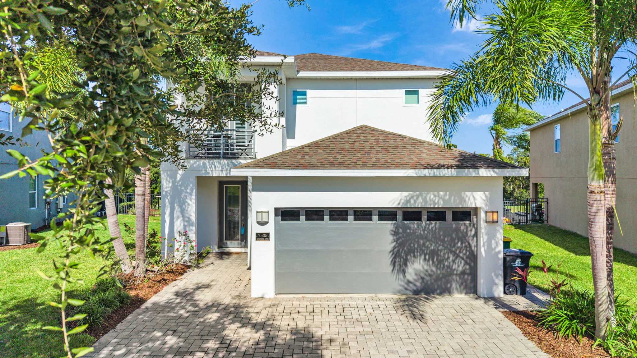Family villa with private pool & full kitchen
